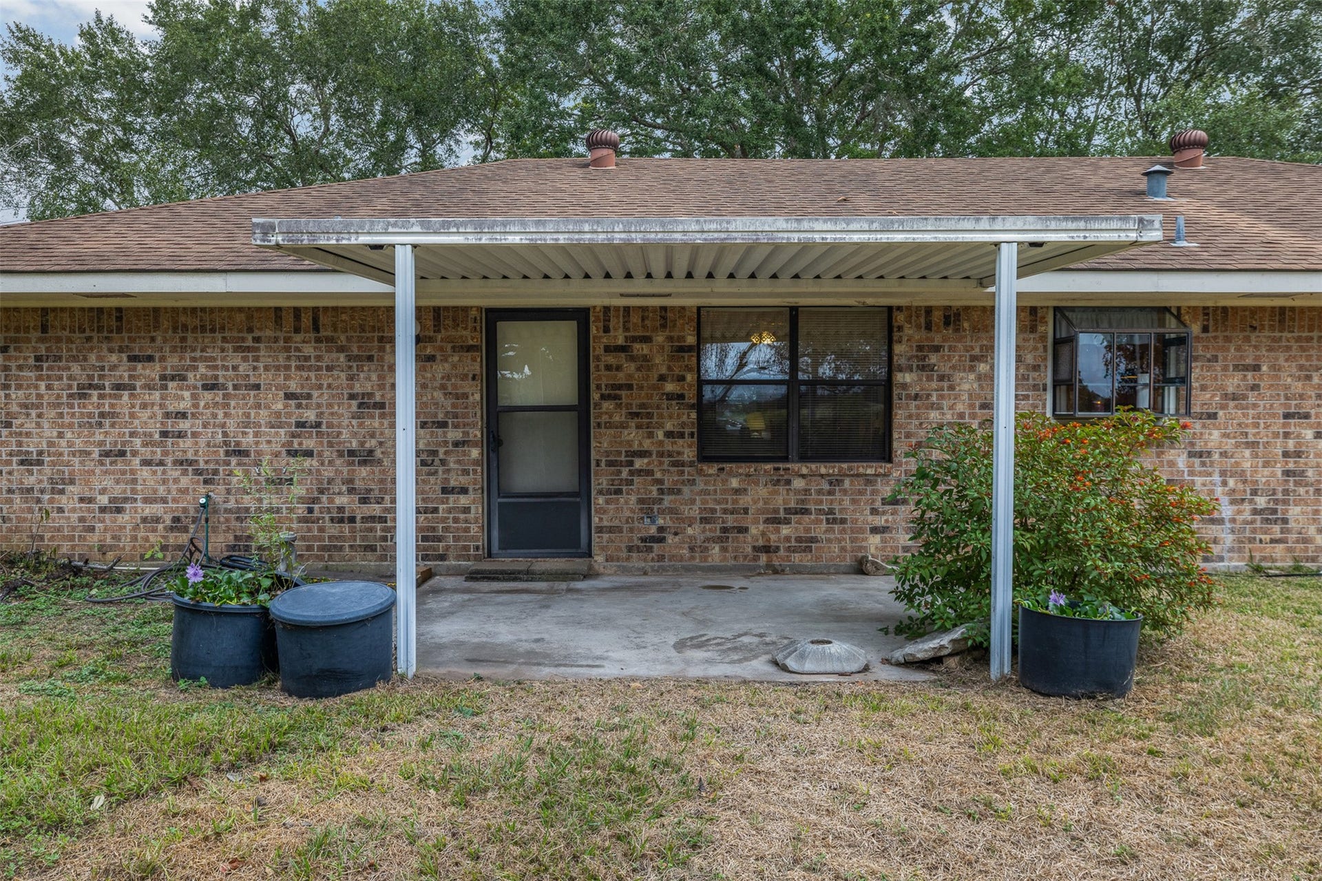 1081 Shirley Oaks Street, Columbus, TX 78934