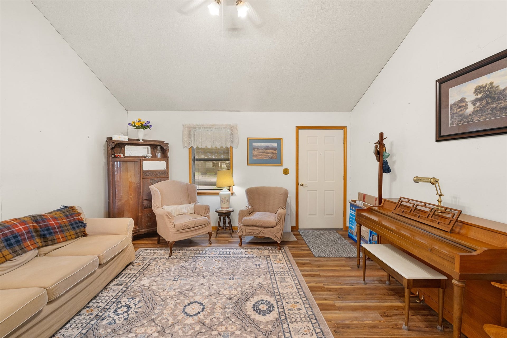 1081 Shirley Oaks Street, Columbus, TX 78934
