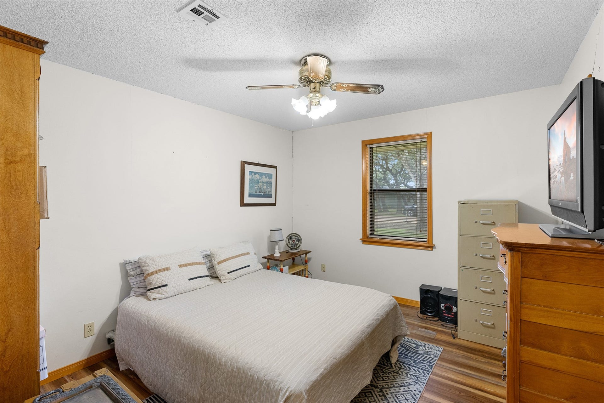 1081 Shirley Oaks Street, Columbus, TX 78934