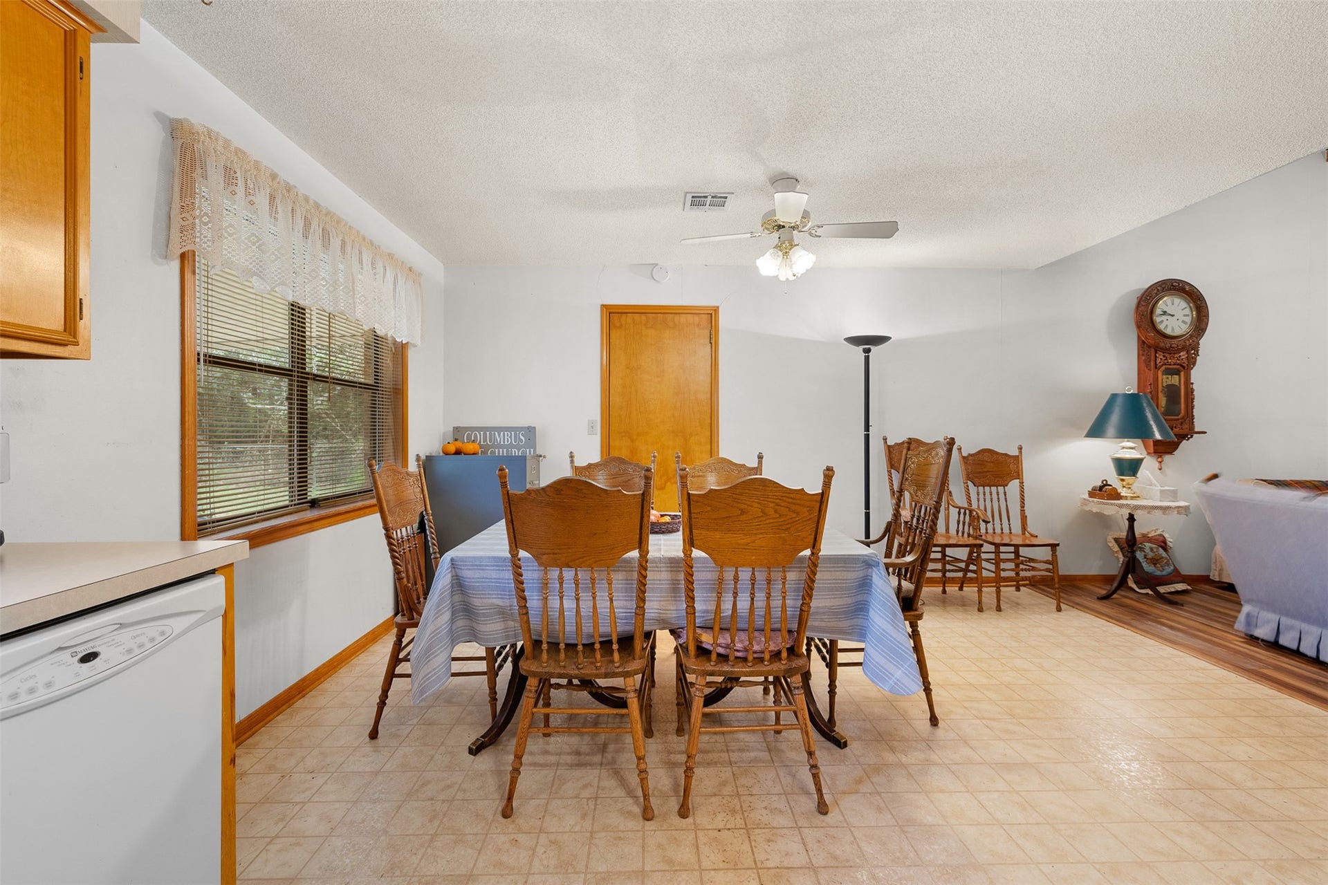 1081 Shirley Oaks Street, Columbus, TX 78934