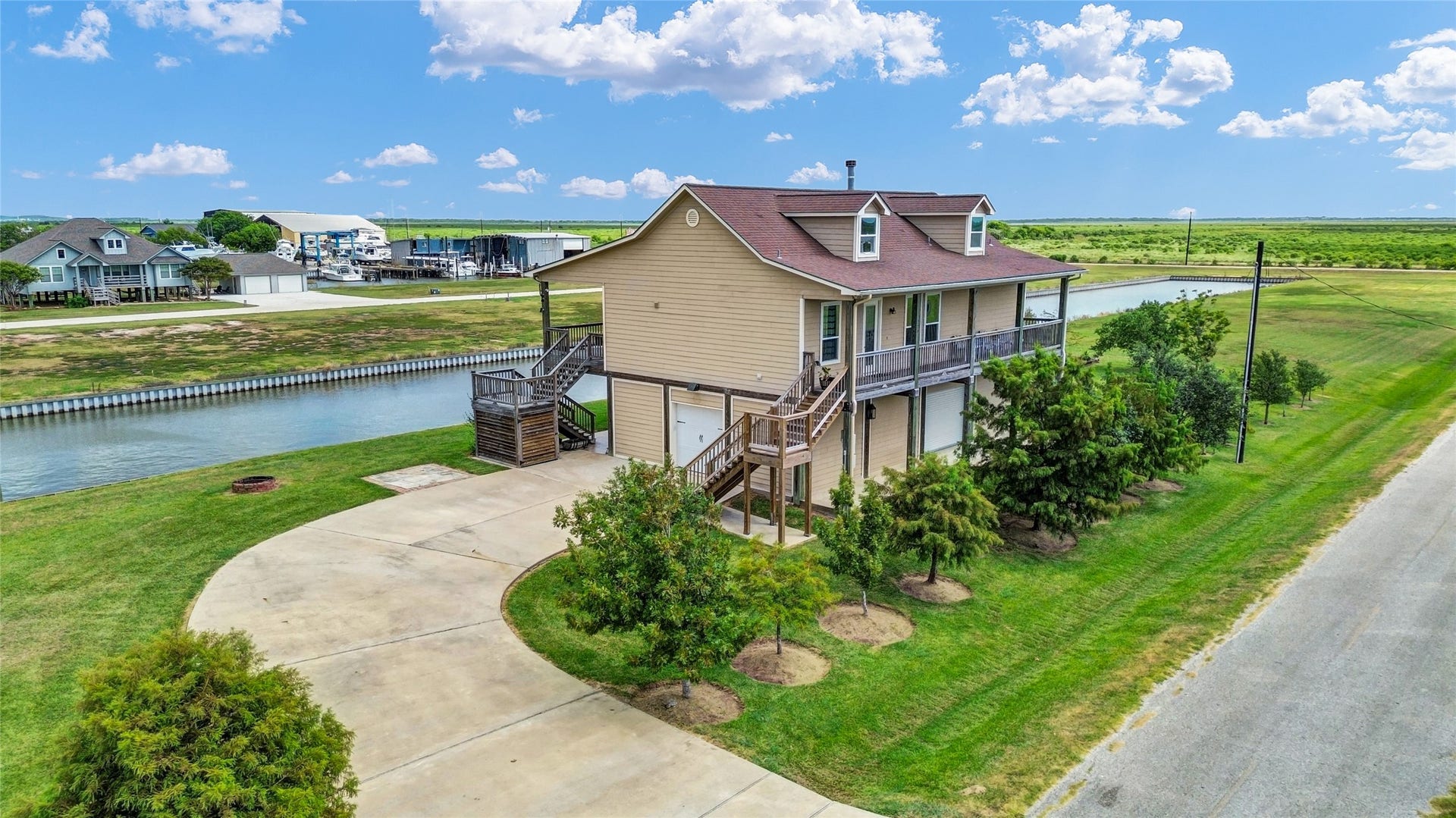 220 Kings Drive, Freeport, TX 77541 220 Kings Drive, Freeport, TX 77541