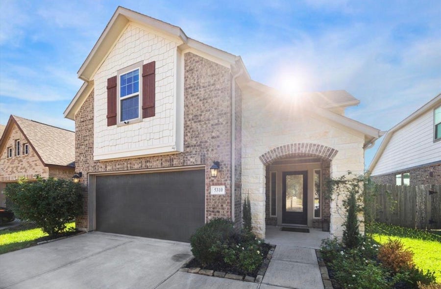 Property photo for 5310 Rue Dela Croix Drive, Katy, TX
