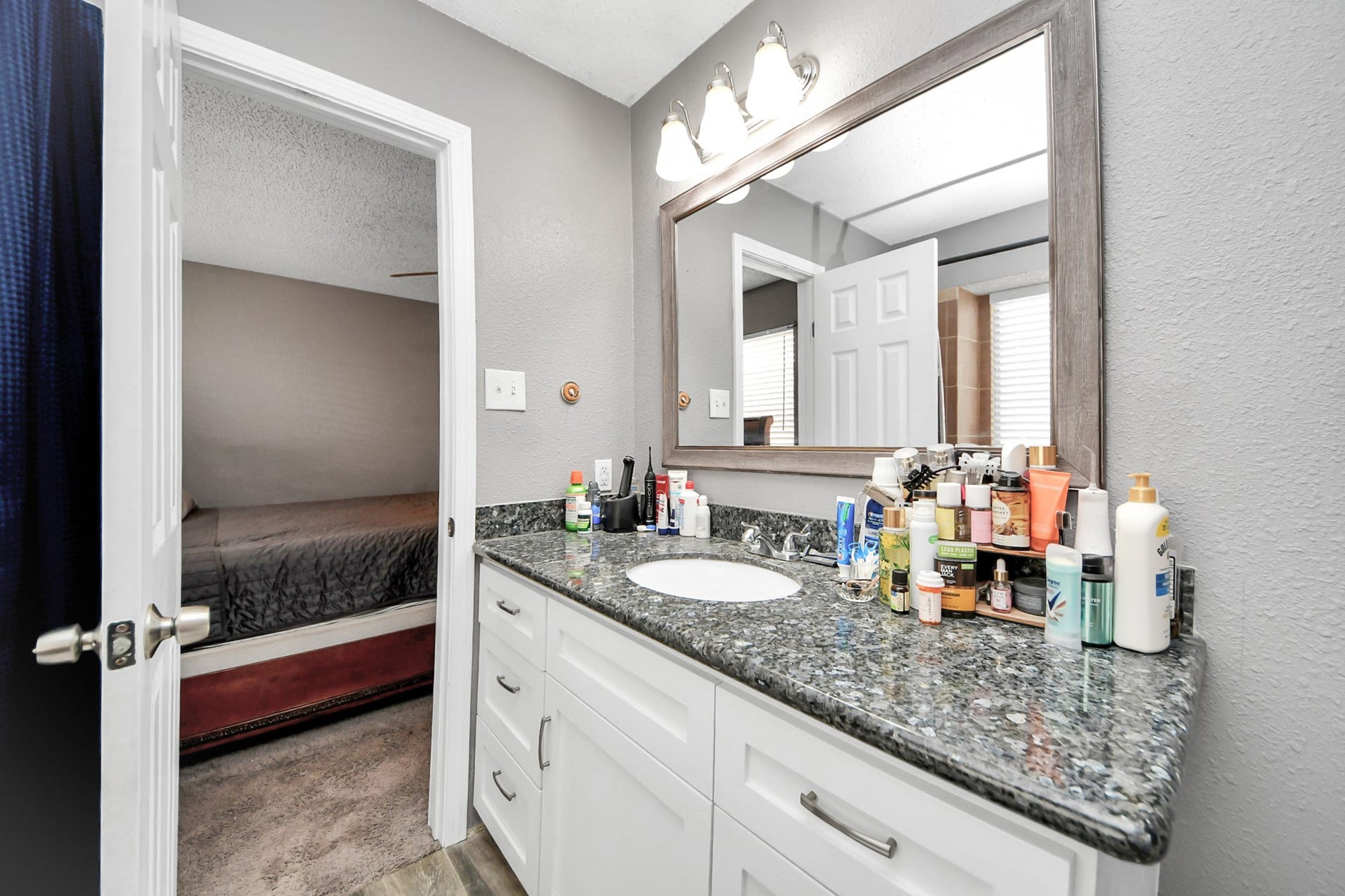 11031 Kirkmead Drive, Houston, TX 77089 11031 Kirkmead Drive, Houston, TX 77089