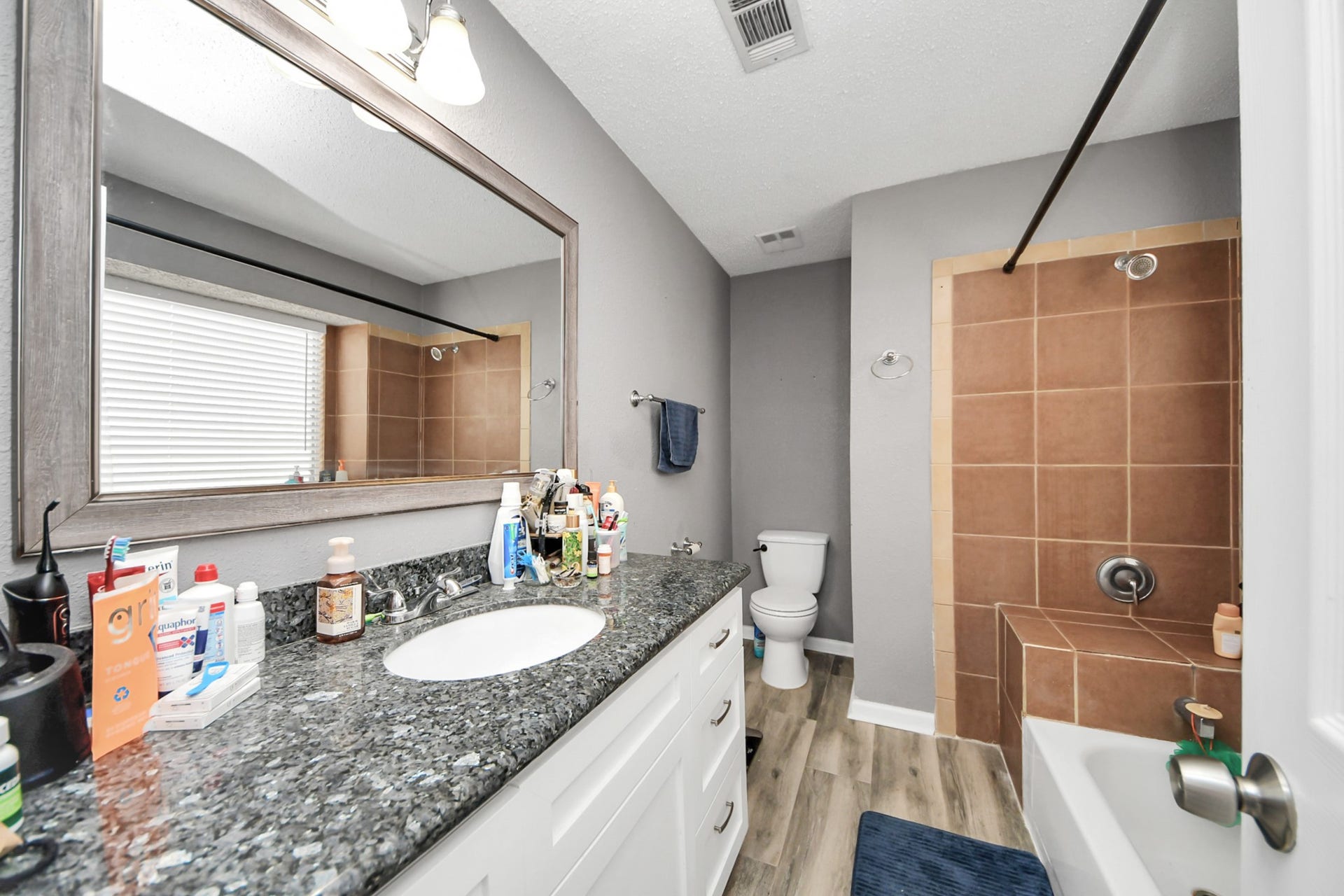 11031 Kirkmead Drive, Houston, TX 77089 11031 Kirkmead Drive, Houston, TX 77089