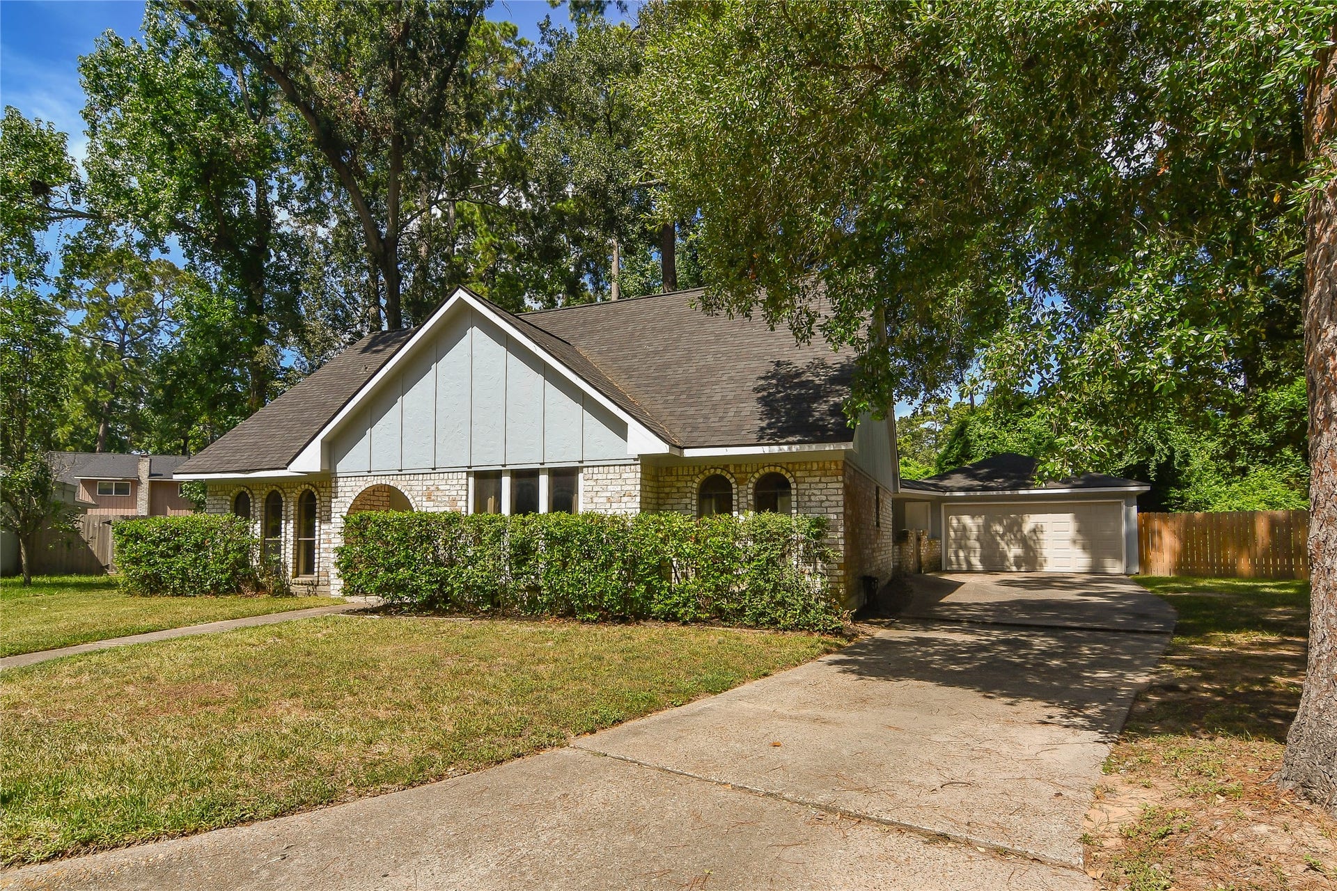 2103 Silver Falls Drive, Houston, TX 77339