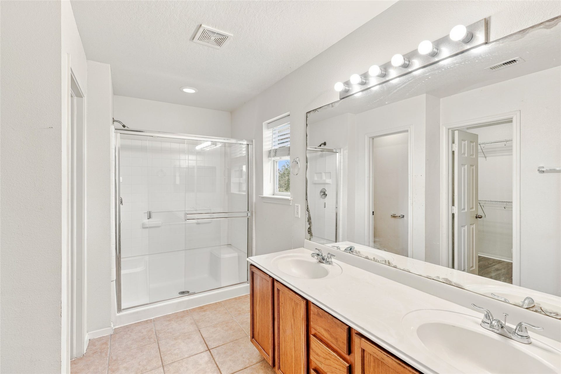 3310 Jib Court, Fresno, TX 77545 Primary bath