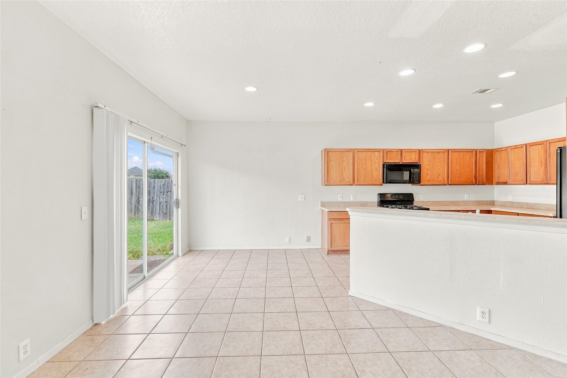 3310 Jib Court, Fresno, TX 77545 Breakfast nook