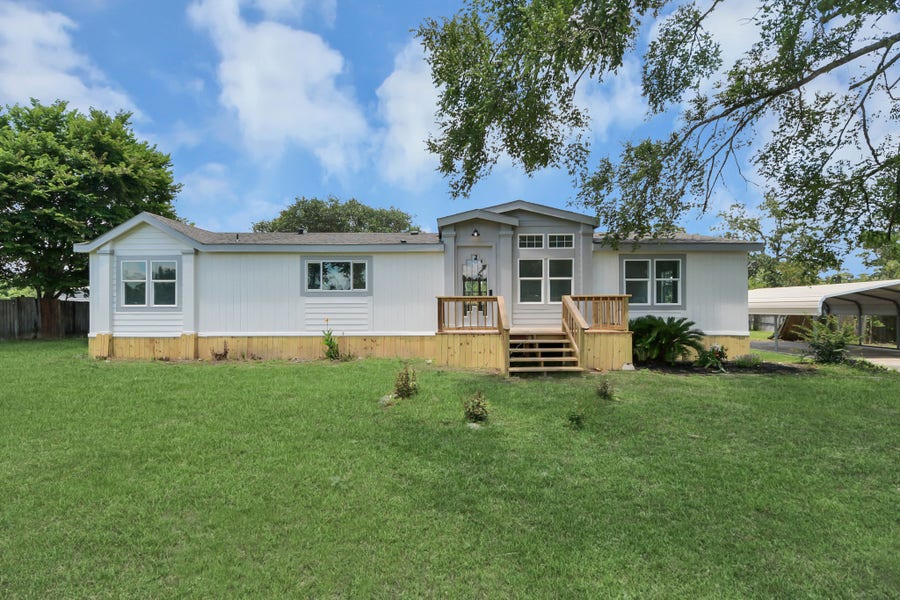 Property photo for 11735 E Old Oak Trail, Willis, TX