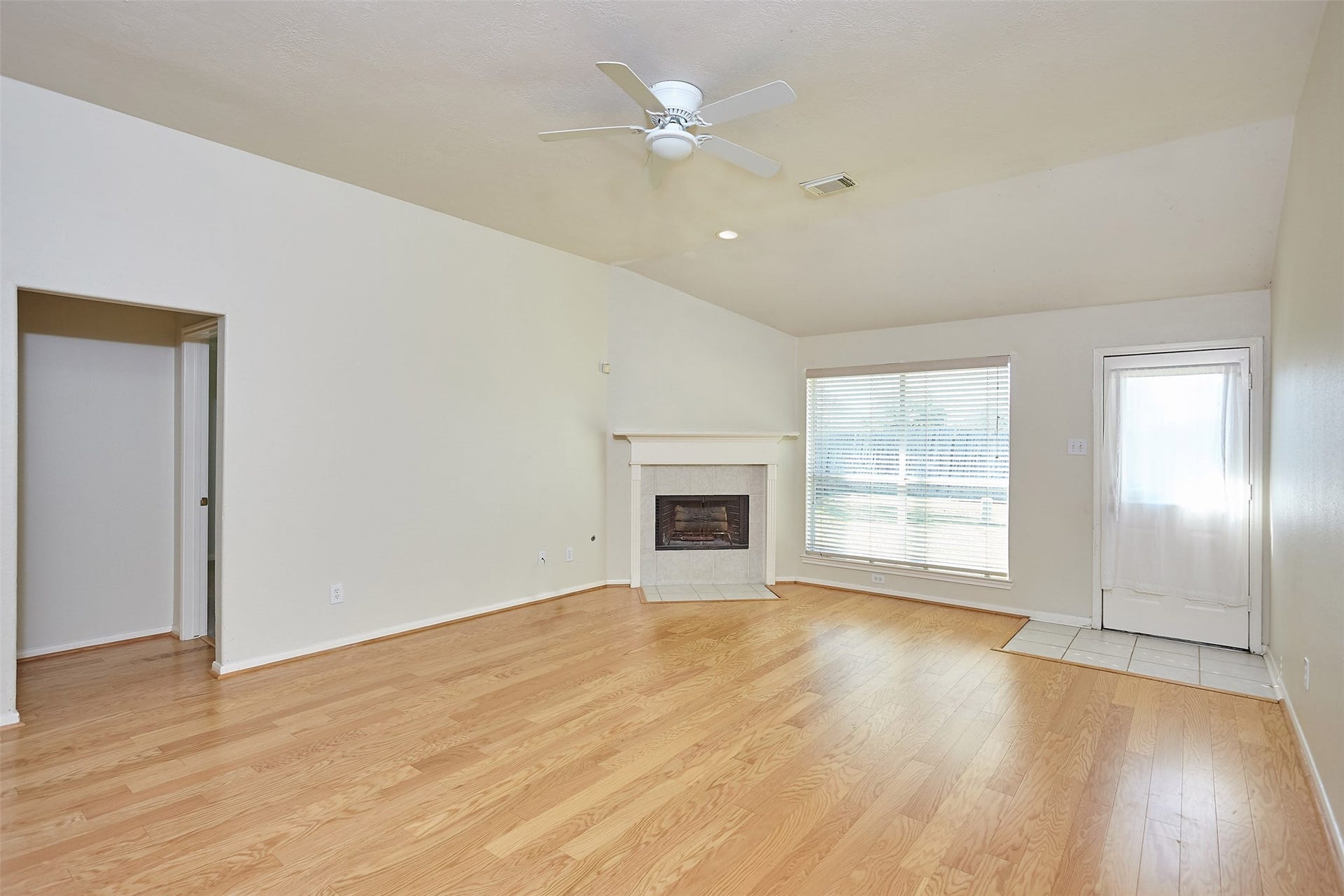 3630 Sheldon Drive, Pearland, TX 77584 3630 Sheldon Drive, Pearland, TX 77584