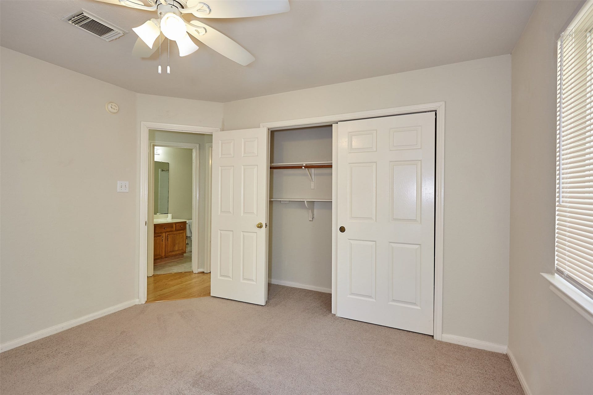 3630 Sheldon Drive, Pearland, TX 77584 3630 Sheldon Drive, Pearland, TX 77584