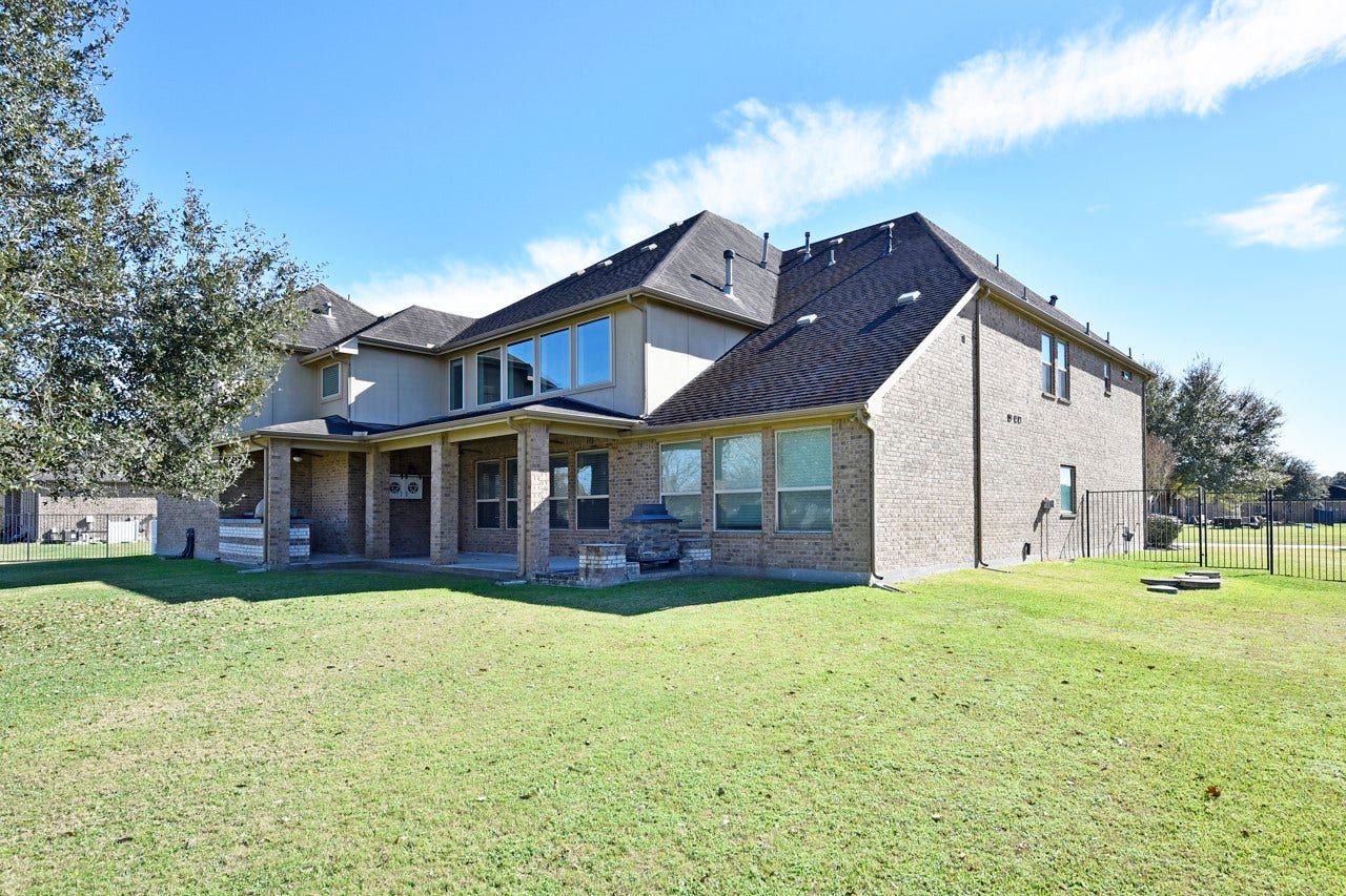 6010 Crystal Water Drive, Richmond, TX 77406 6010 Crystal Water Drive, Richmond, TX 77406