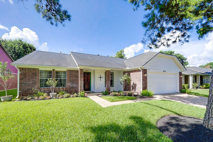 Property photo for 19214 Winding Branch Drive, Katy, TX