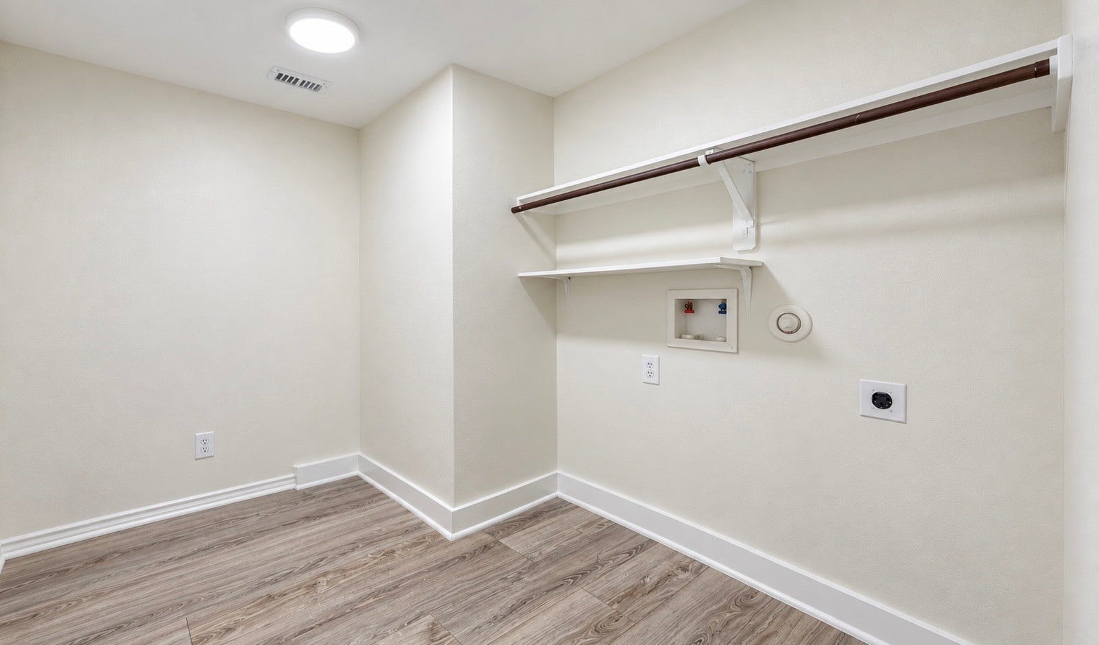 502 S Hyannis Port Street, Crosby, TX 77532 502 S Hyannis Port Street, Crosby, TX 77532