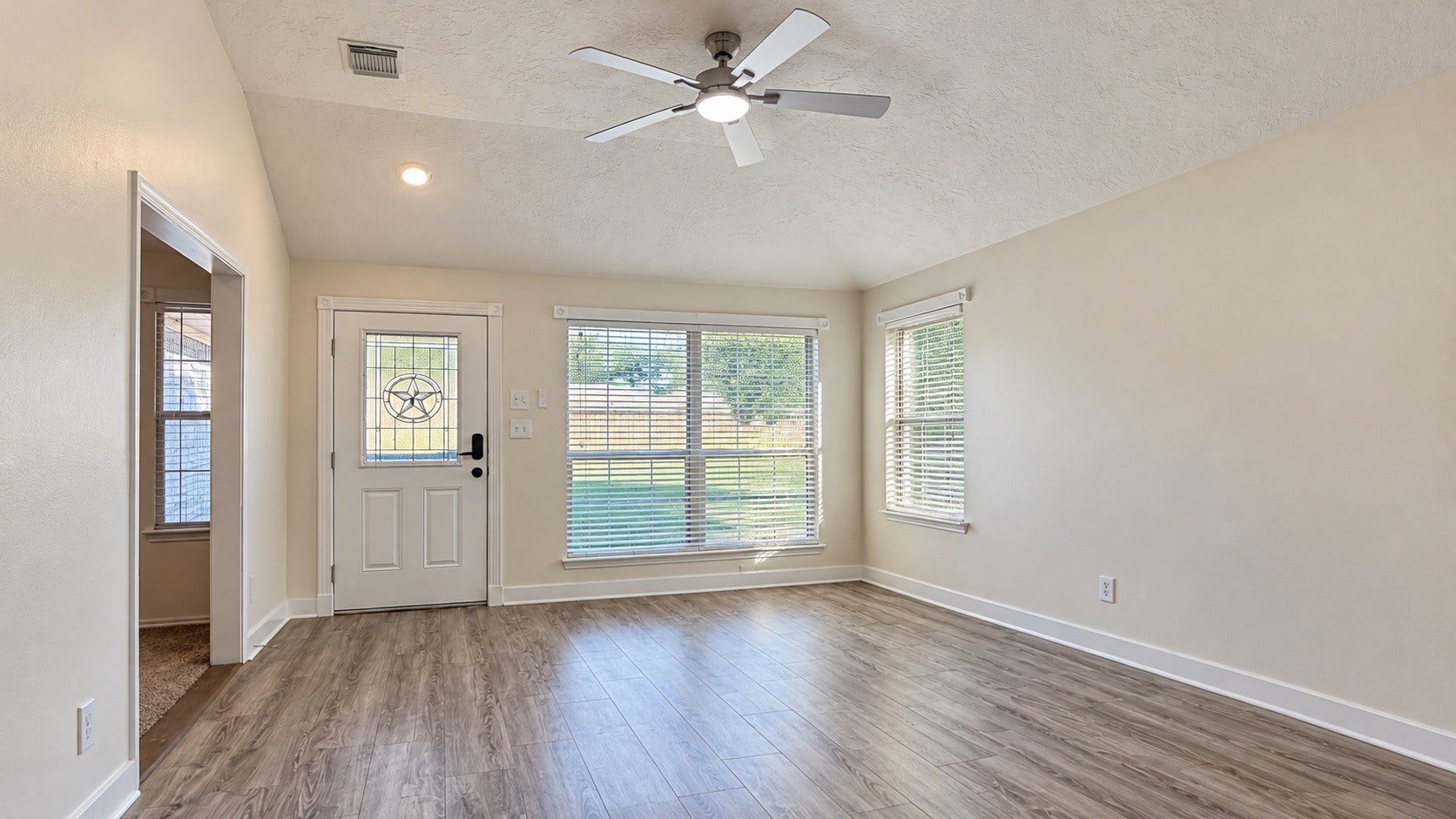 502 S Hyannis Port Street, Crosby, TX 77532 502 S Hyannis Port Street, Crosby, TX 77532