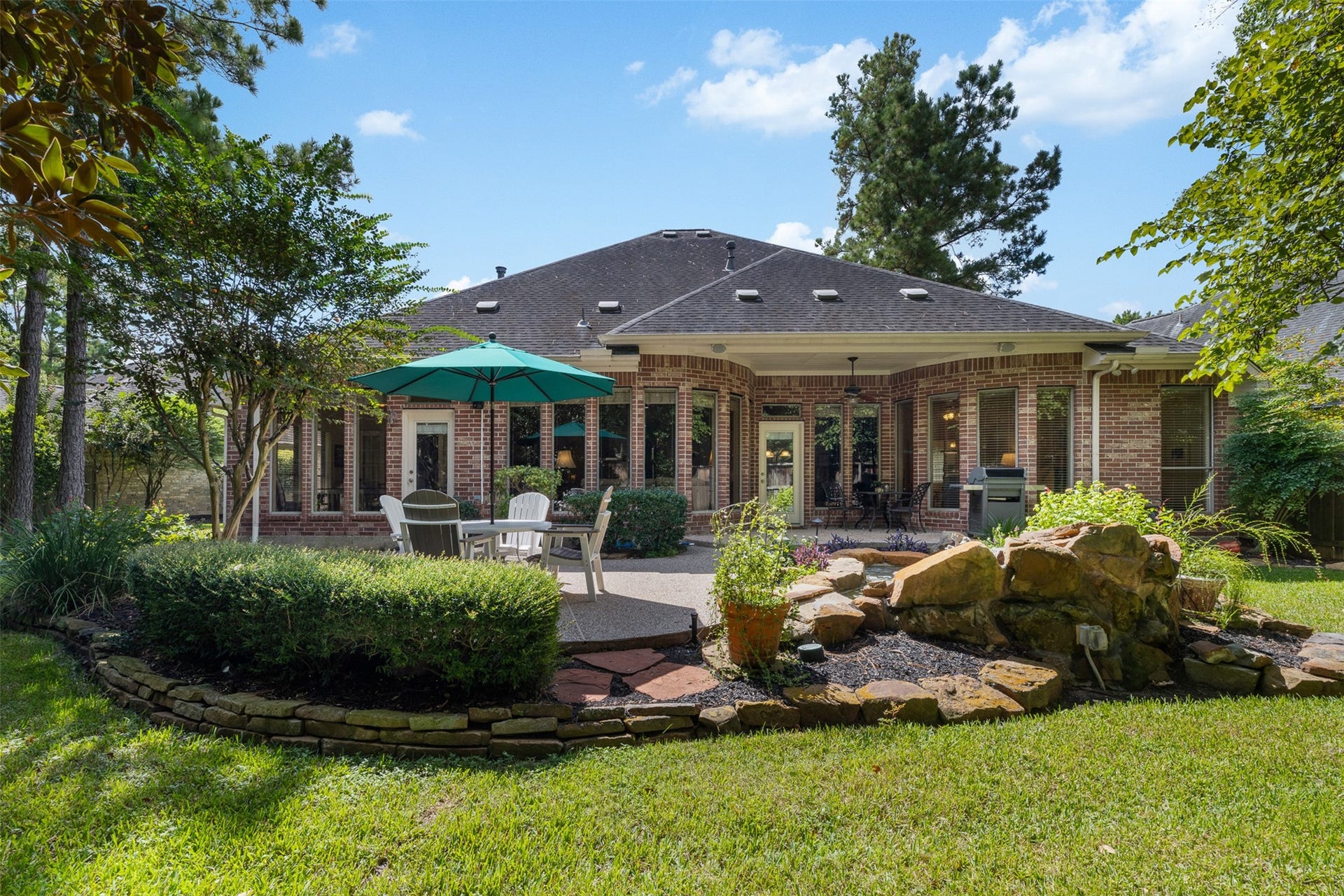 62 S Warbler Bend Circle, The Woodlands, TX 77382 62 S Warbler Bend Circle, The Woodlands, TX 77382