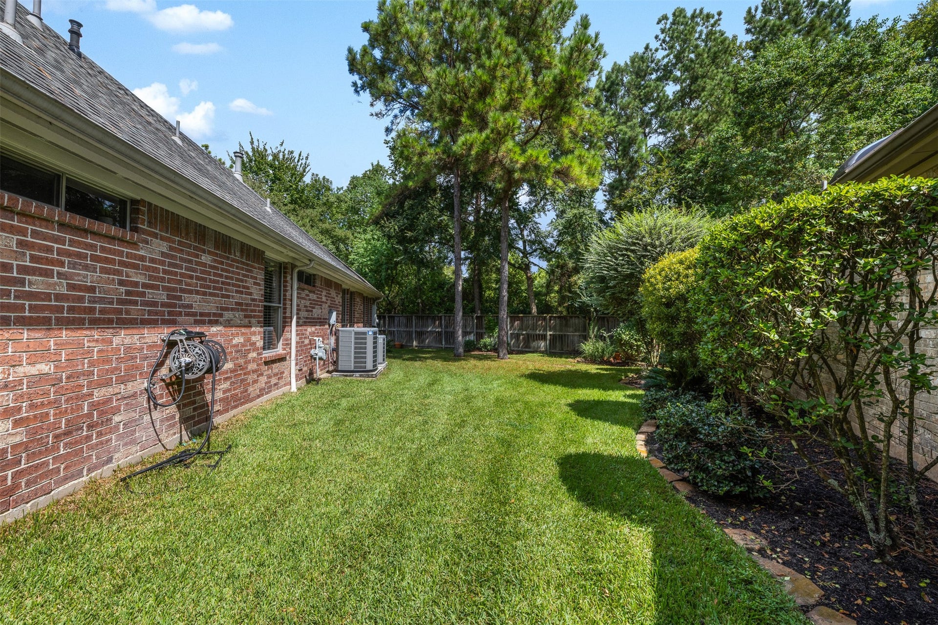 62 S Warbler Bend Circle, The Woodlands, TX 77382 62 S Warbler Bend Circle, The Woodlands, TX 77382
