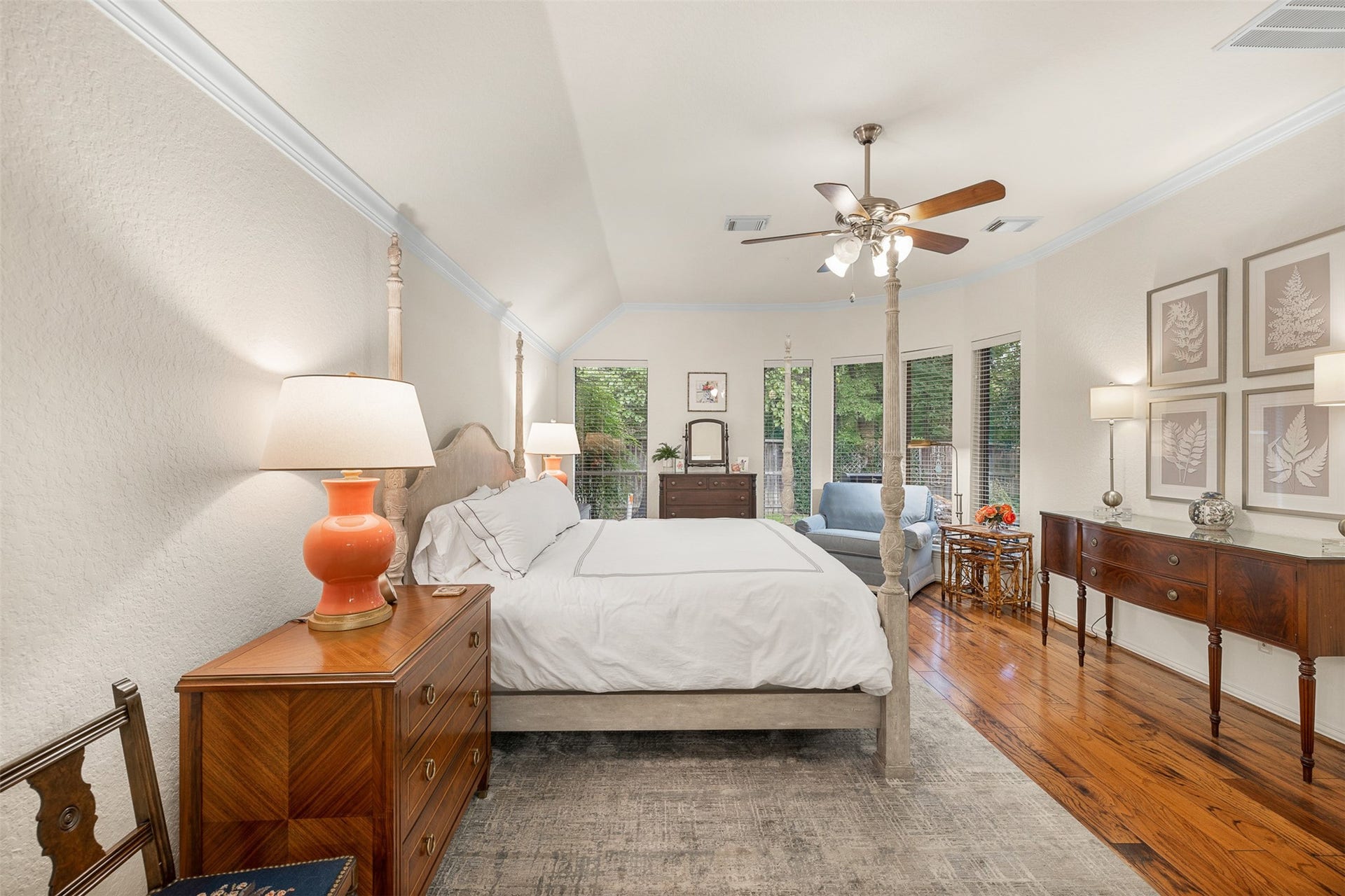 62 S Warbler Bend Circle, The Woodlands, TX 77382 62 S Warbler Bend Circle, The Woodlands, TX 77382