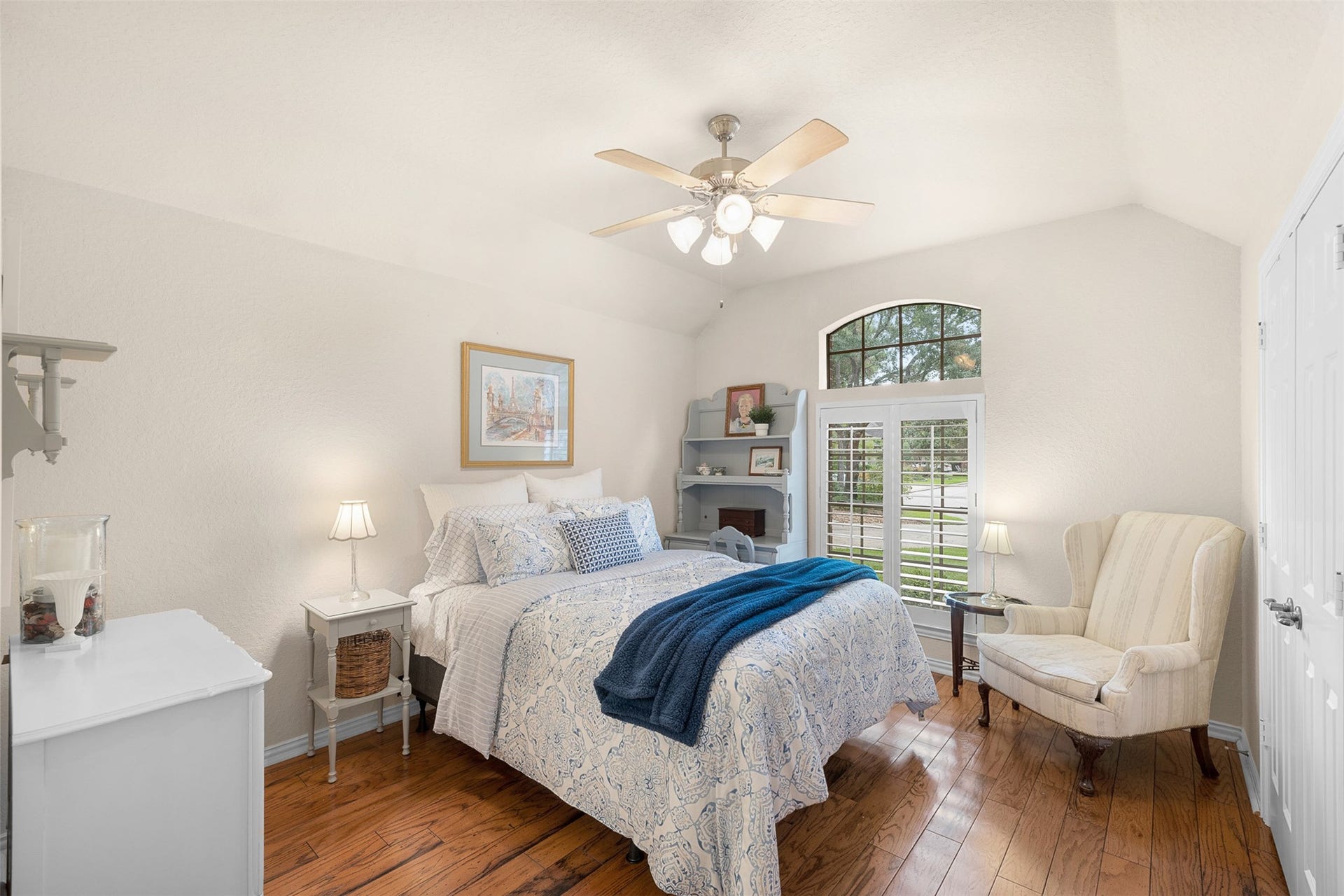 62 S Warbler Bend Circle, The Woodlands, TX 77382 62 S Warbler Bend Circle, The Woodlands, TX 77382