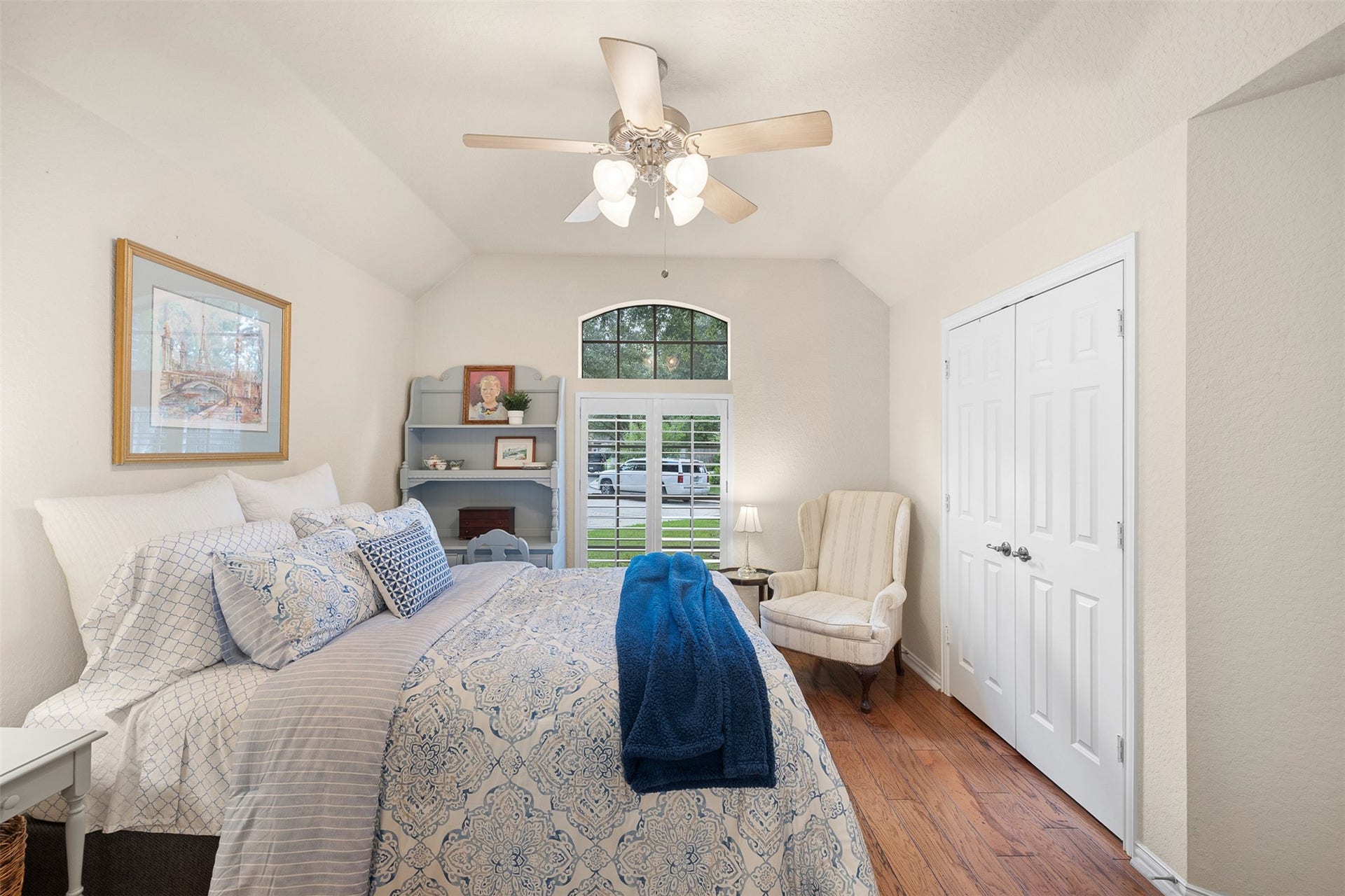 62 S Warbler Bend Circle, The Woodlands, TX 77382 62 S Warbler Bend Circle, The Woodlands, TX 77382