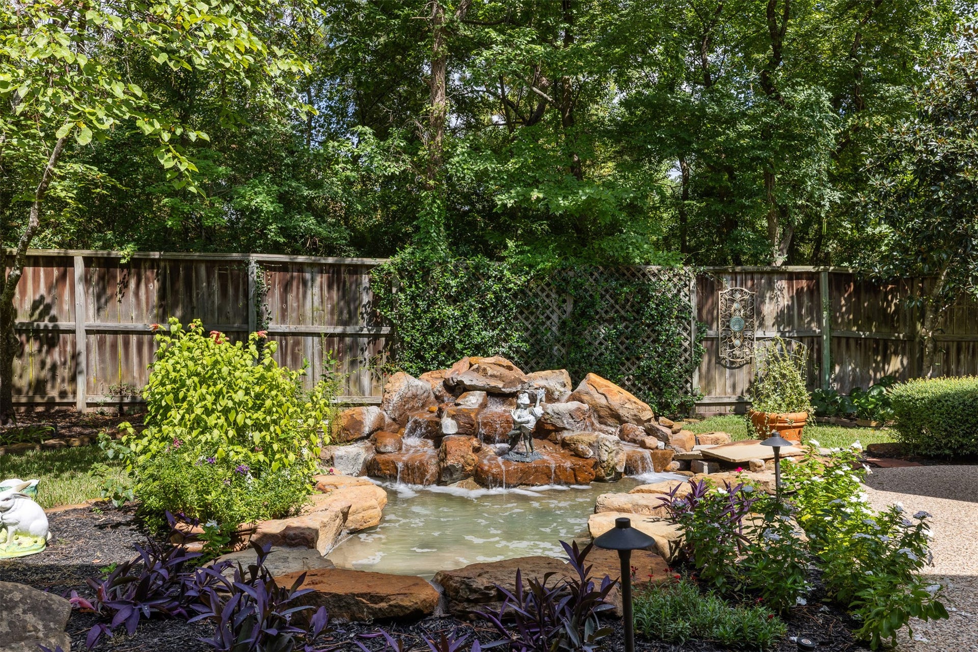 62 S Warbler Bend Circle, The Woodlands, TX 77382 62 S Warbler Bend Circle, The Woodlands, TX 77382