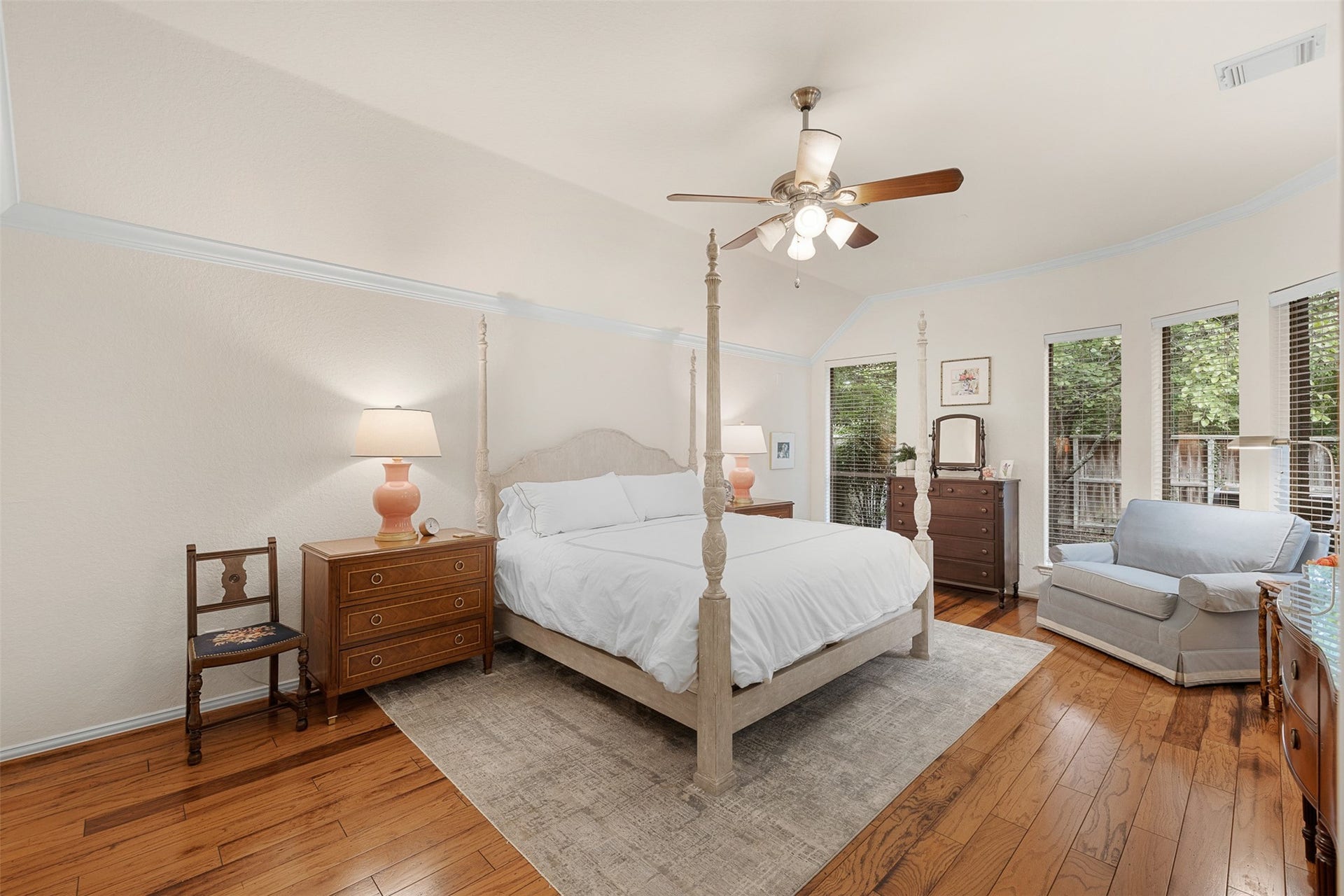 62 S Warbler Bend Circle, The Woodlands, TX 77382 62 S Warbler Bend Circle, The Woodlands, TX 77382
