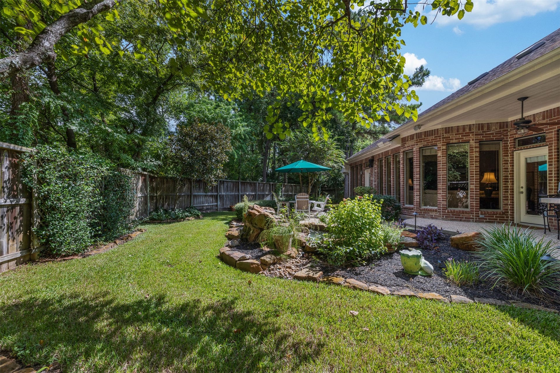 62 S Warbler Bend Circle, The Woodlands, TX 77382 62 S Warbler Bend Circle, The Woodlands, TX 77382