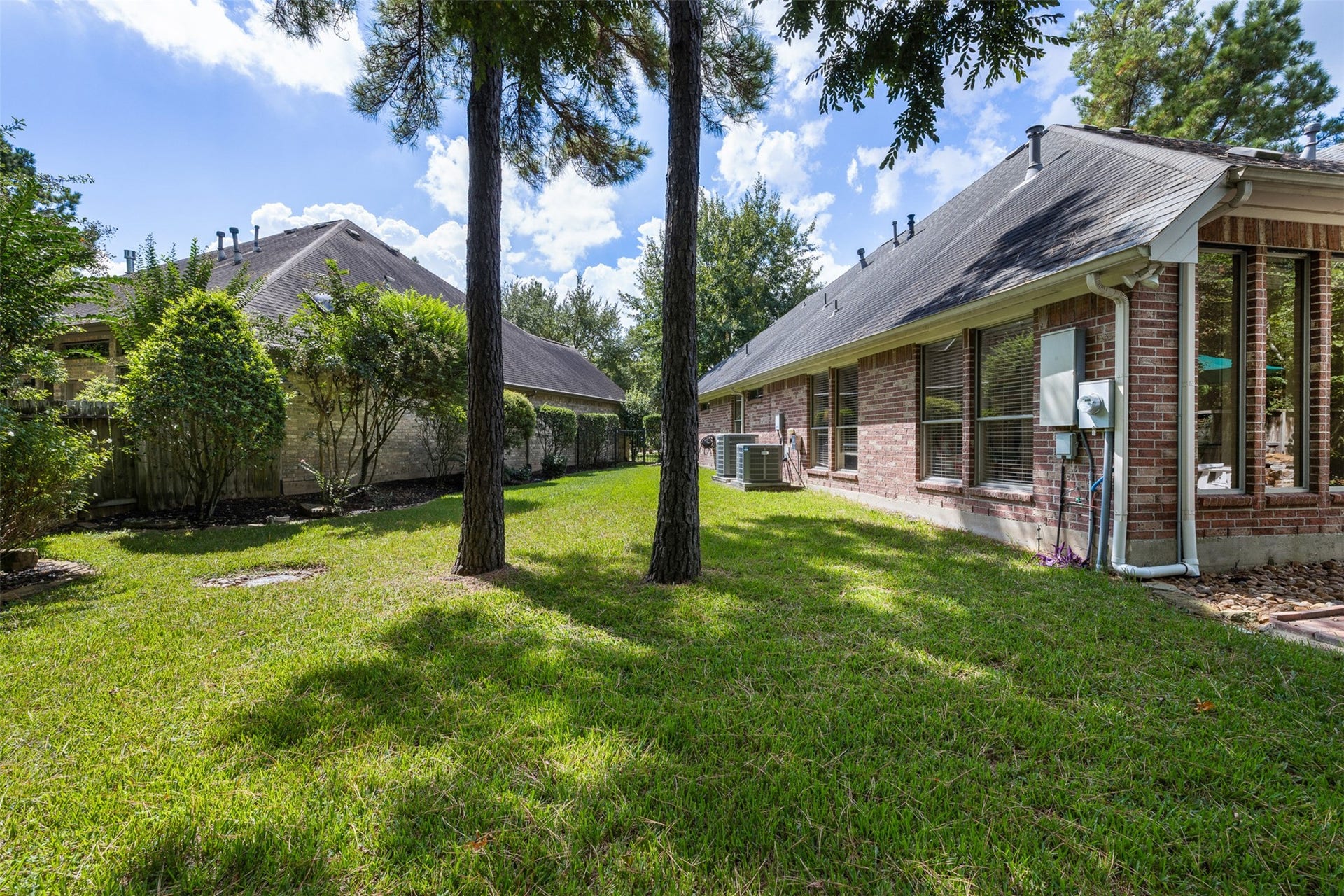 62 S Warbler Bend Circle, The Woodlands, TX 77382 62 S Warbler Bend Circle, The Woodlands, TX 77382
