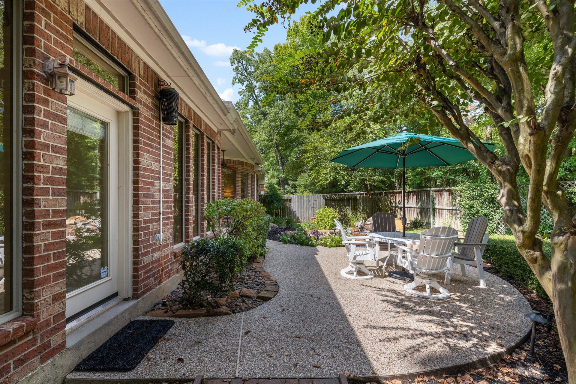 62 S Warbler Bend Circle, The Woodlands, TX 77382 62 S Warbler Bend Circle, The Woodlands, TX 77382
