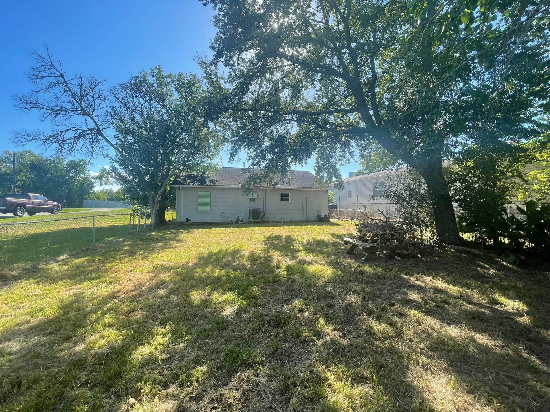 4439 9th Street, Bacliff, TX 77518 Look at that spacious bathroom!