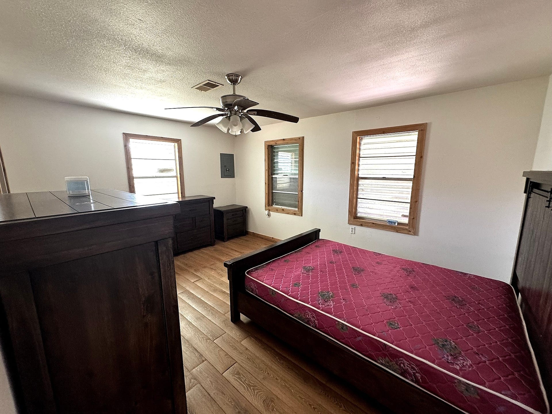 4439 9th Street, Bacliff, TX 77518 4439 9th Street, Bacliff, TX 77518