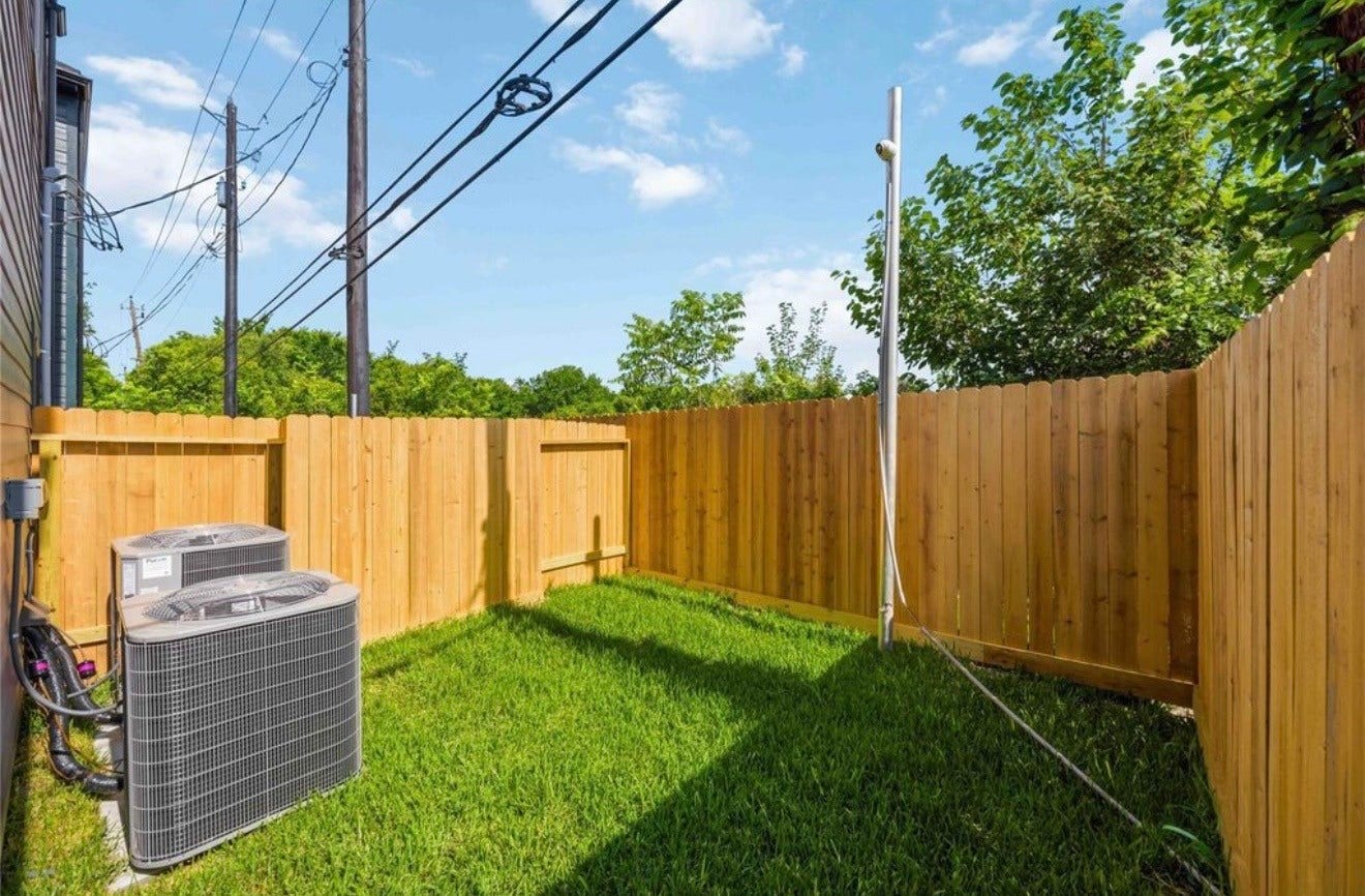 4031 Cork Drive, Houston, TX 77047 4031 Cork Drive, Houston, TX 77047