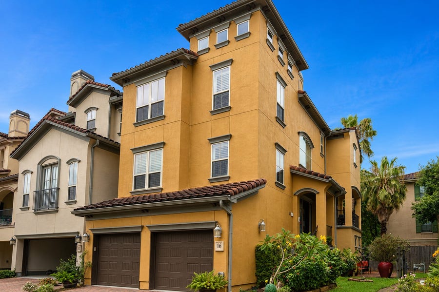 Property photo for 16 Elderwood Drive, Houston, TX