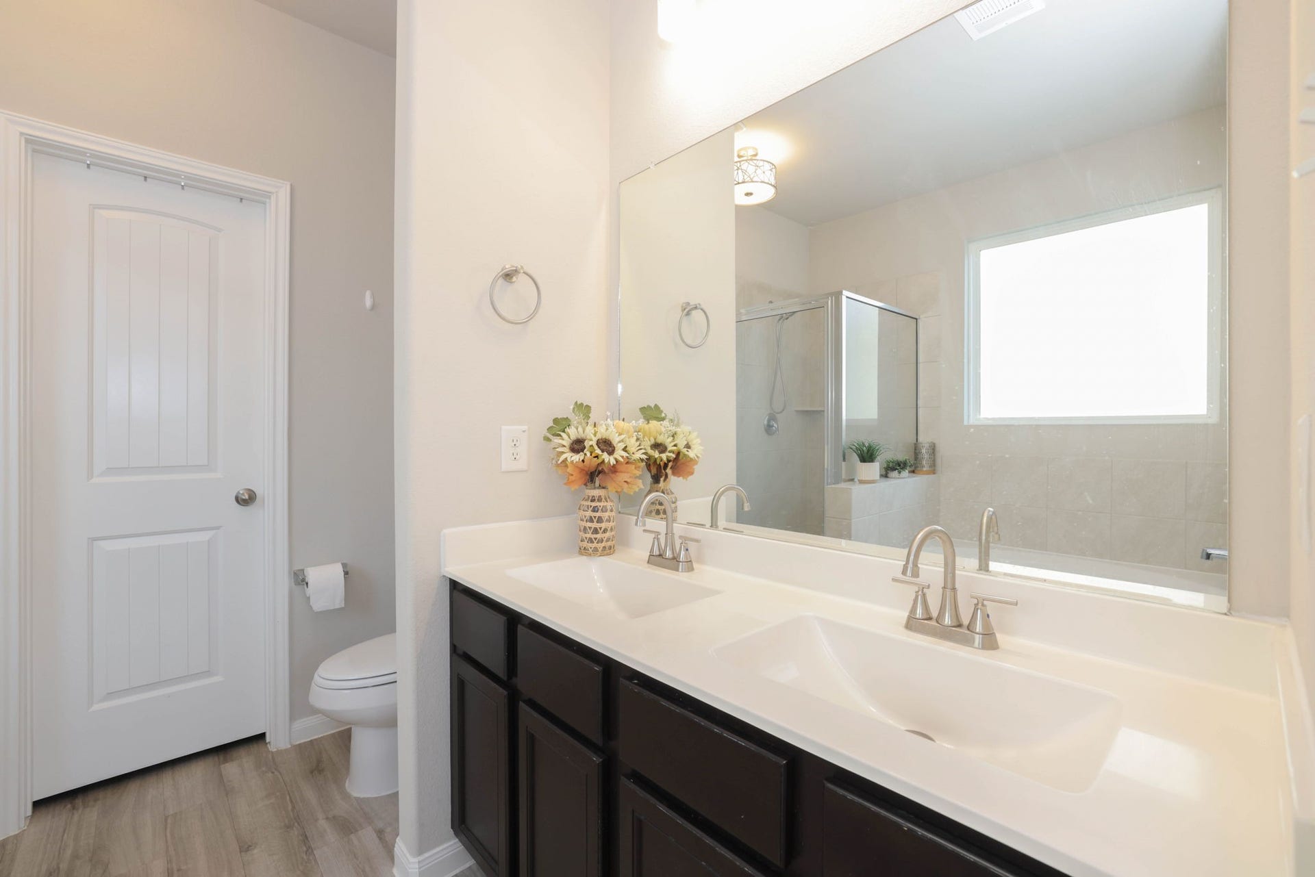 3596 Cannon Drive, Conroe, TX 77301 Primary Bathroom with double sinks
