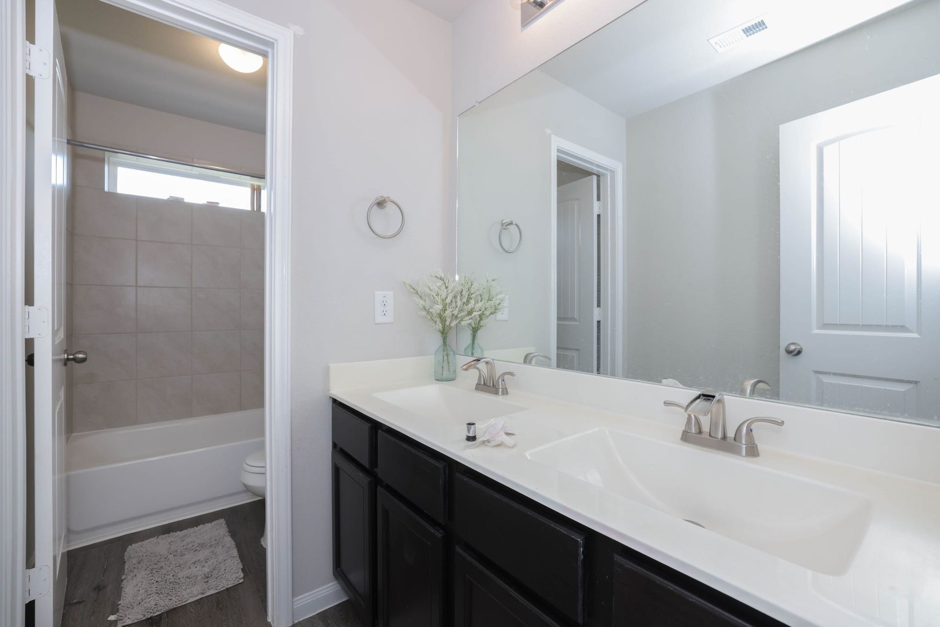 3596 Cannon Drive, Conroe, TX 77301 Full bathroom located on 2nd floor has double sinks.