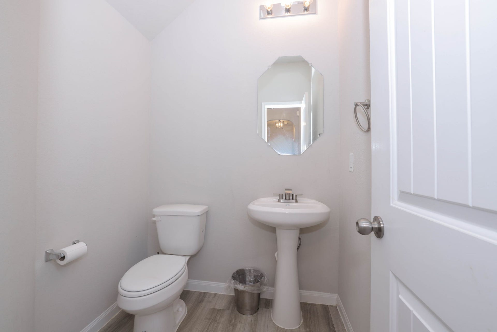 3596 Cannon Drive, Conroe, TX 77301 1/2 Bathroom located on 1st floor