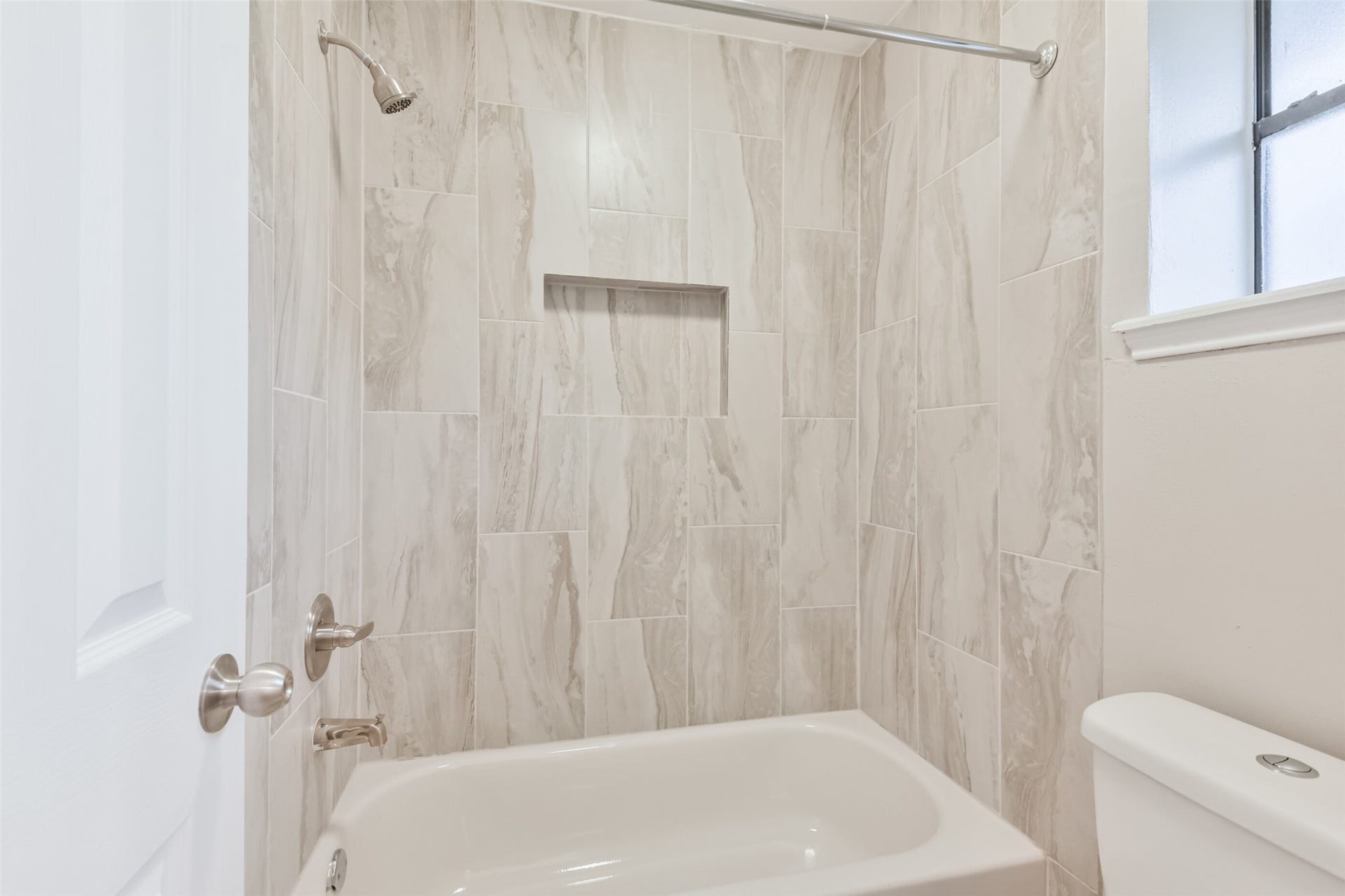 47 April Point Drive N, Conroe, TX 77356