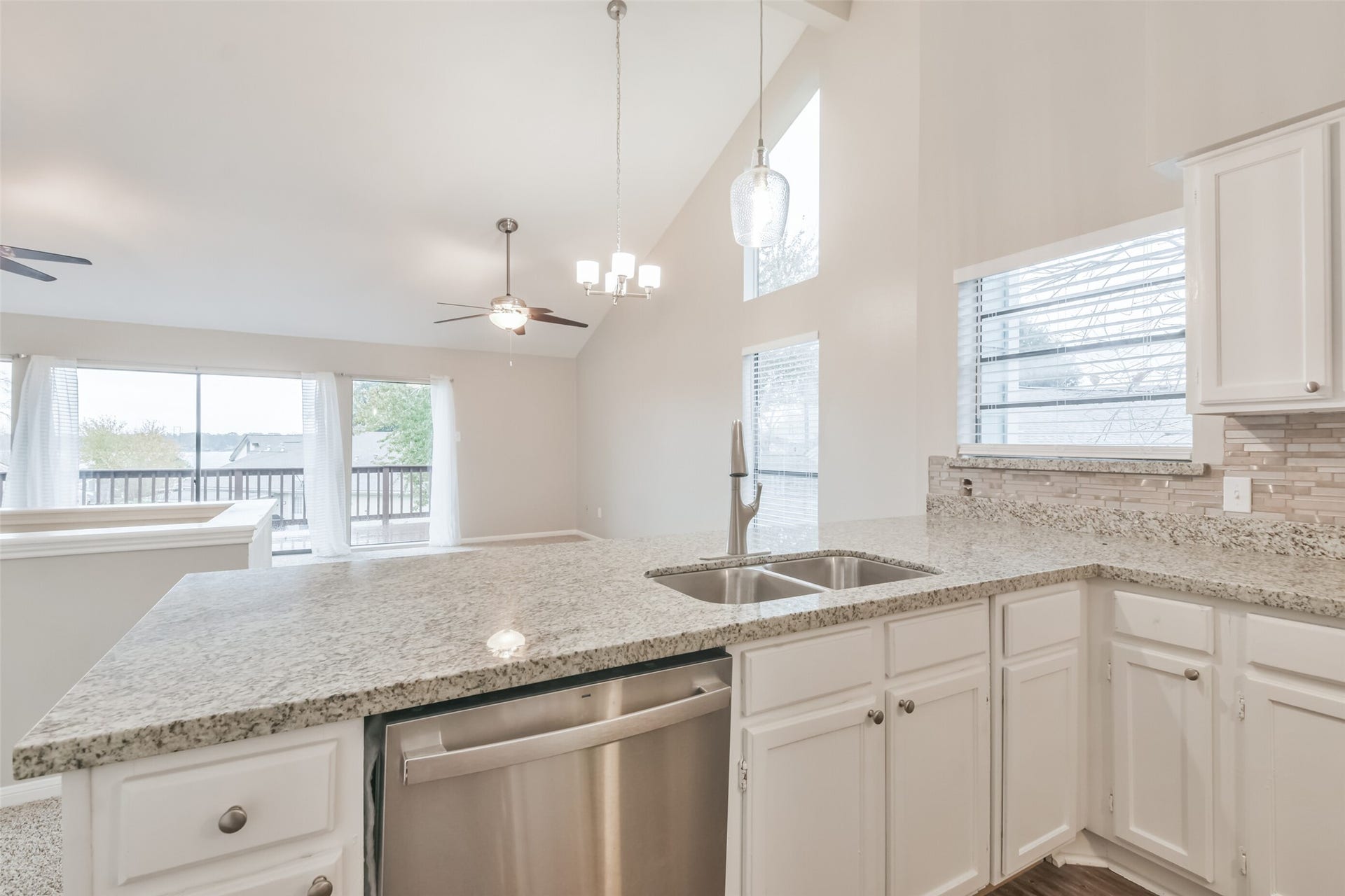 47 April Point Drive N, Conroe, TX 77356