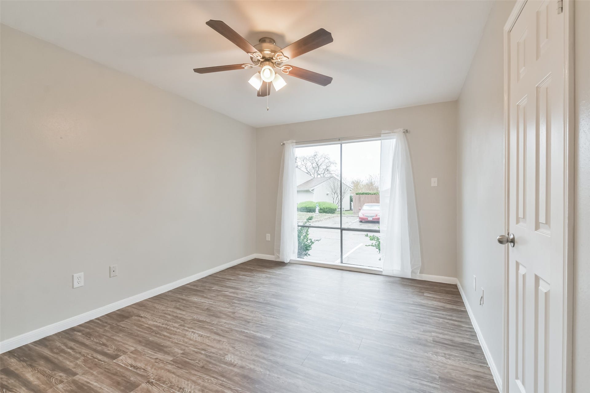 47 April Point Drive N, Conroe, TX 77356