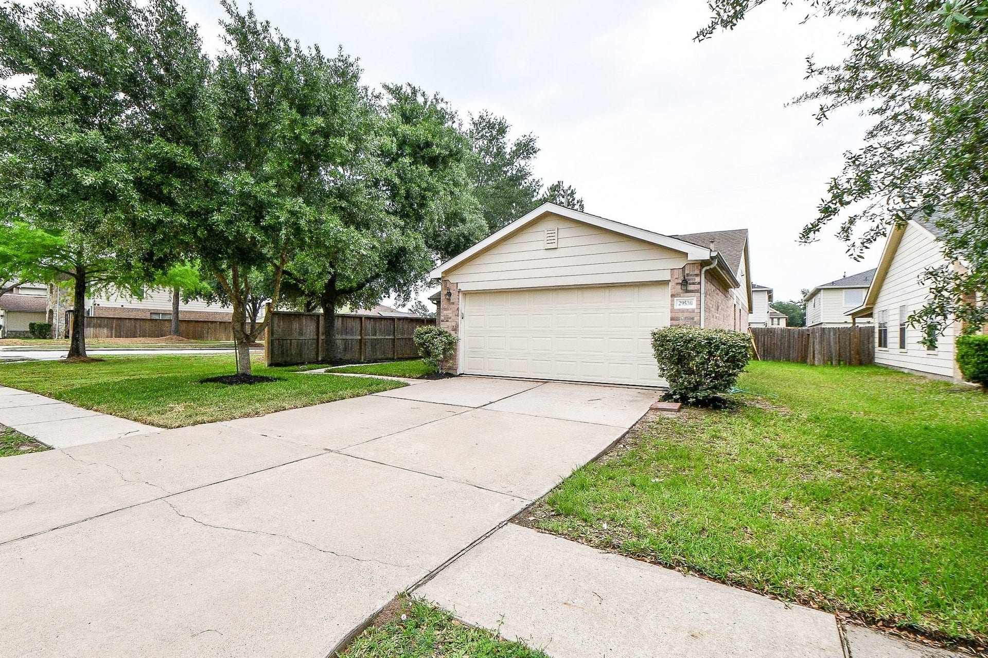 29530 Legends Glen Drive, Spring, TX 77386 29530 Legends Glen Drive, Spring, TX 77386