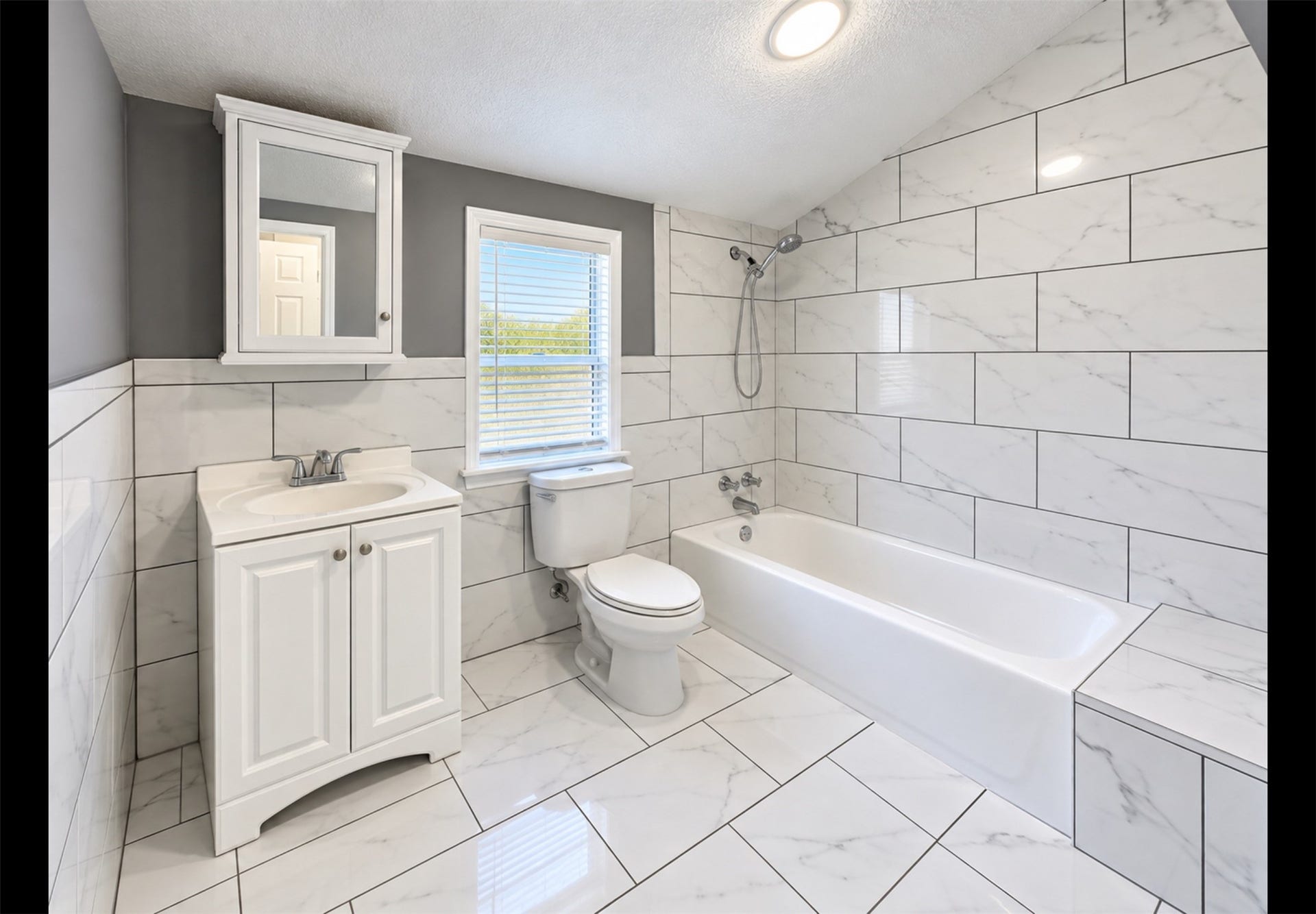 Guest room also features a side seat