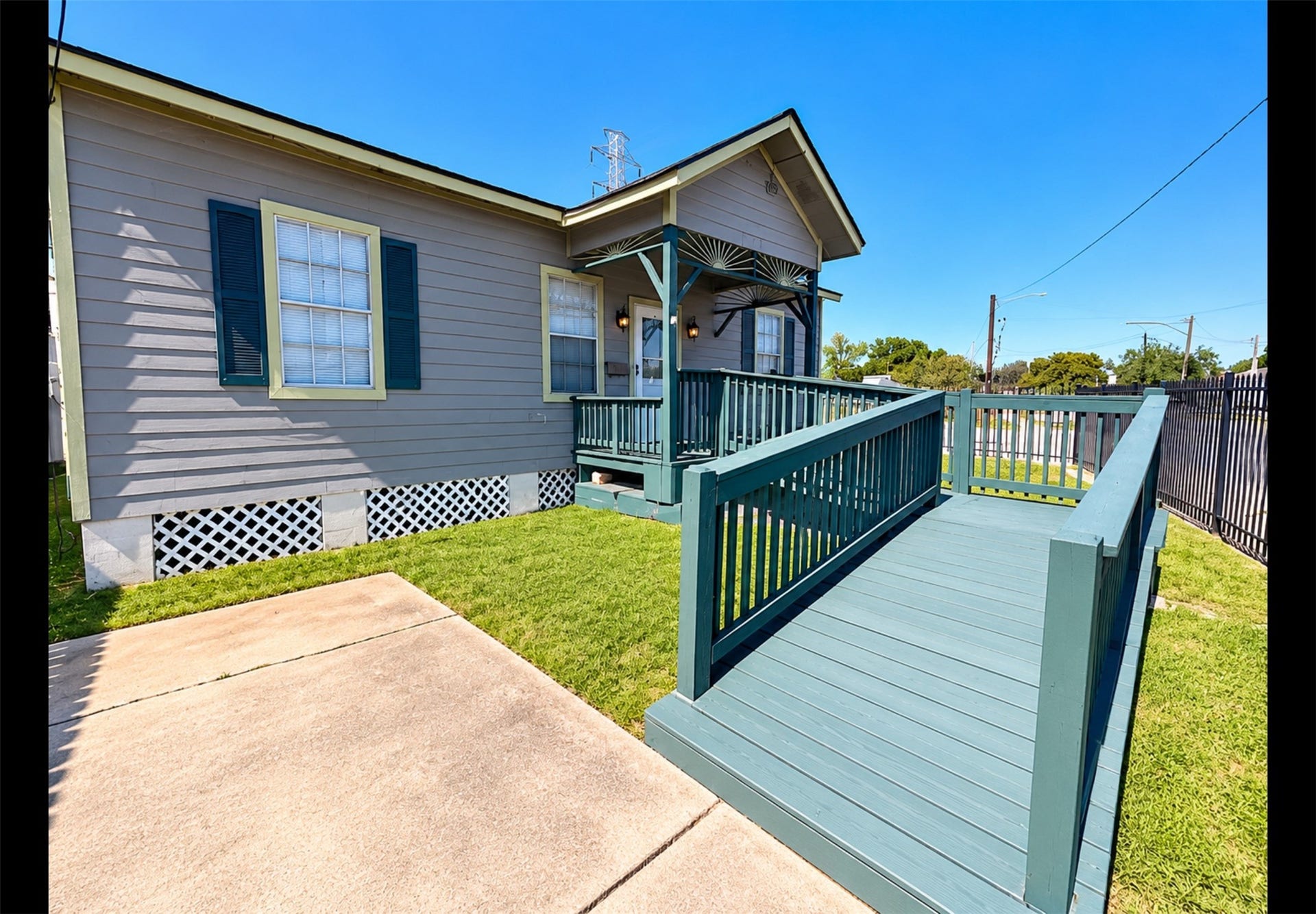 7517 N Main Street, Houston, TX 77022