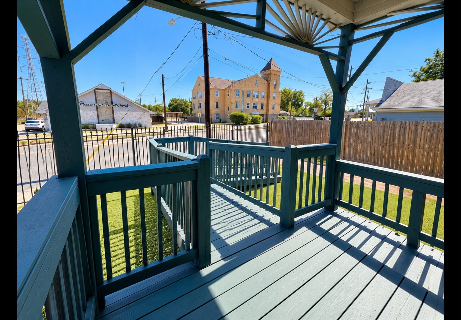 Nice front porch to relax and people watch..