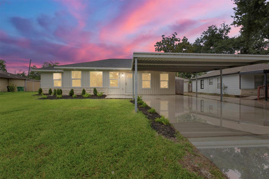 Property photo for 910 Evonne Street, Houston, TX