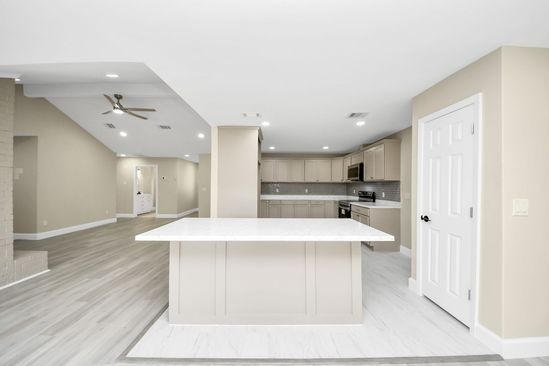 4703 Quail Hollow Drive, Baytown, TX 77521 4703 Quail Hollow Drive, Baytown, TX 77521