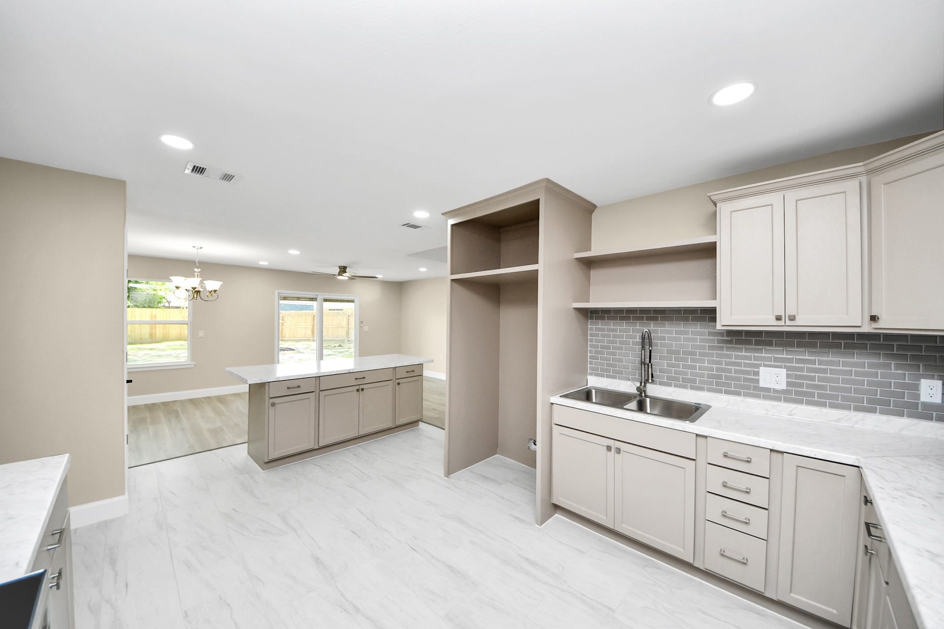 4703 Quail Hollow Drive, Baytown, TX 77521 4703 Quail Hollow Drive, Baytown, TX 77521