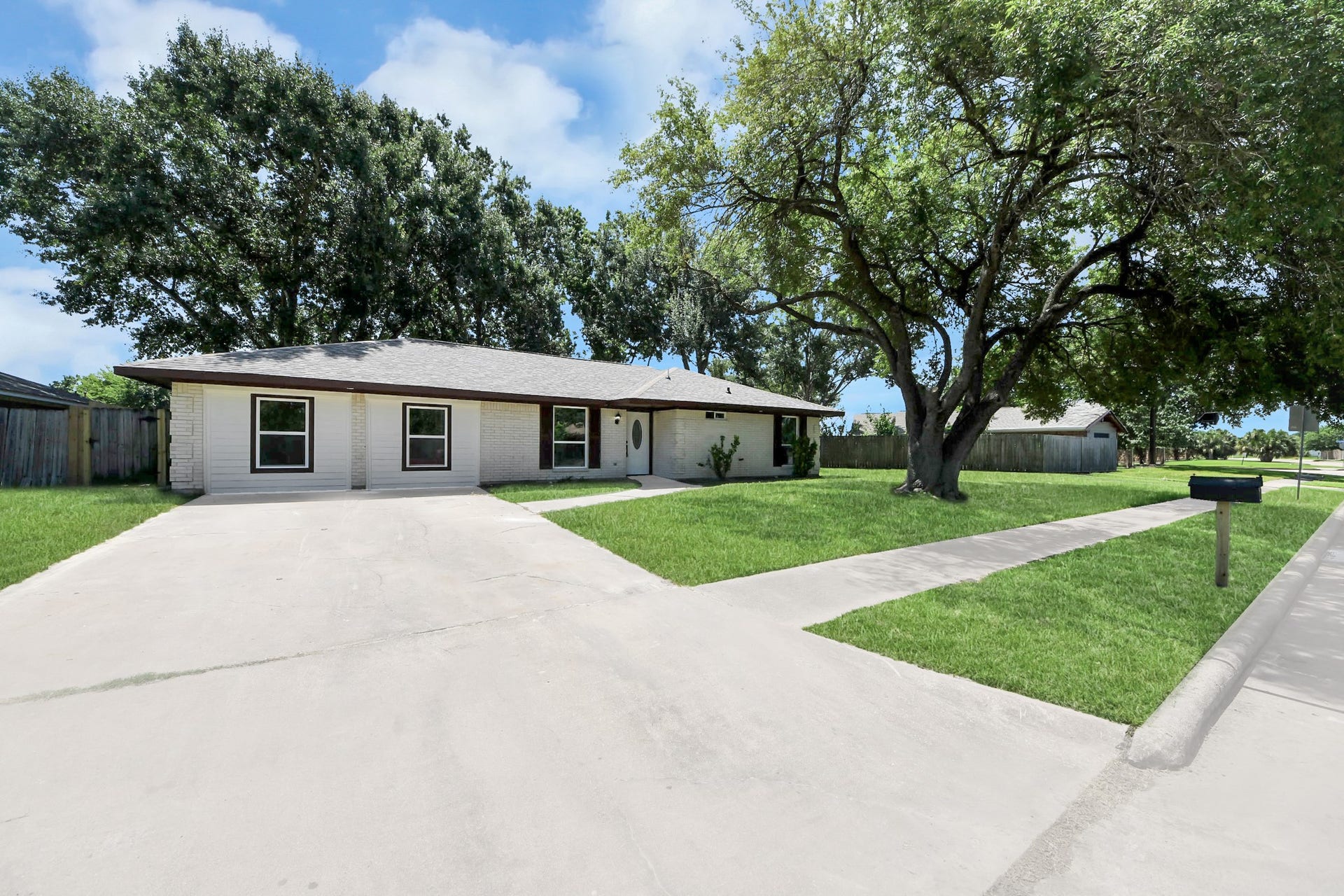 4703 Quail Hollow Drive, Baytown, TX 77521 4703 Quail Hollow Drive, Baytown, TX 77521