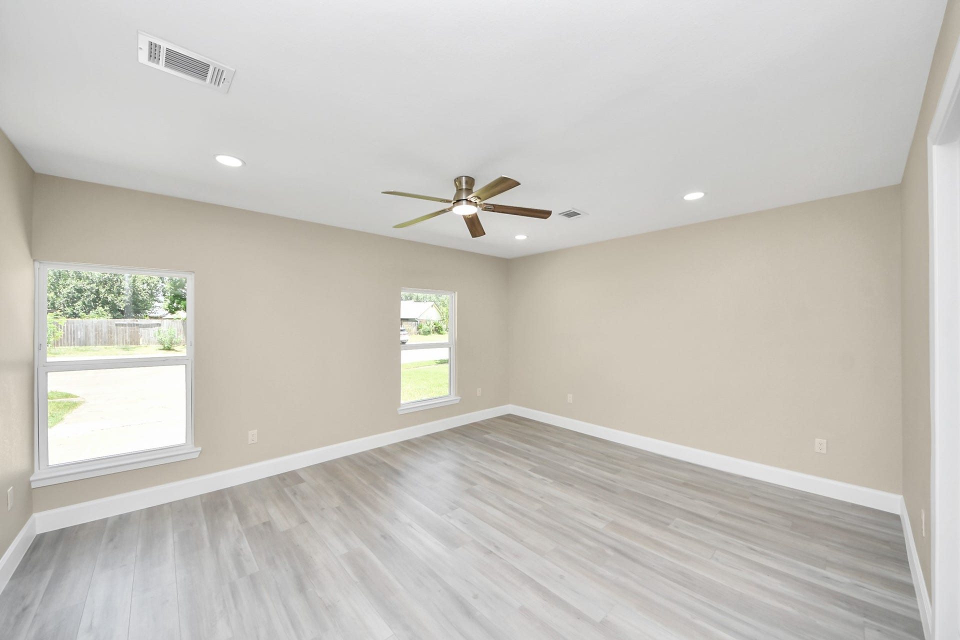 4703 Quail Hollow Drive, Baytown, TX 77521 4703 Quail Hollow Drive, Baytown, TX 77521