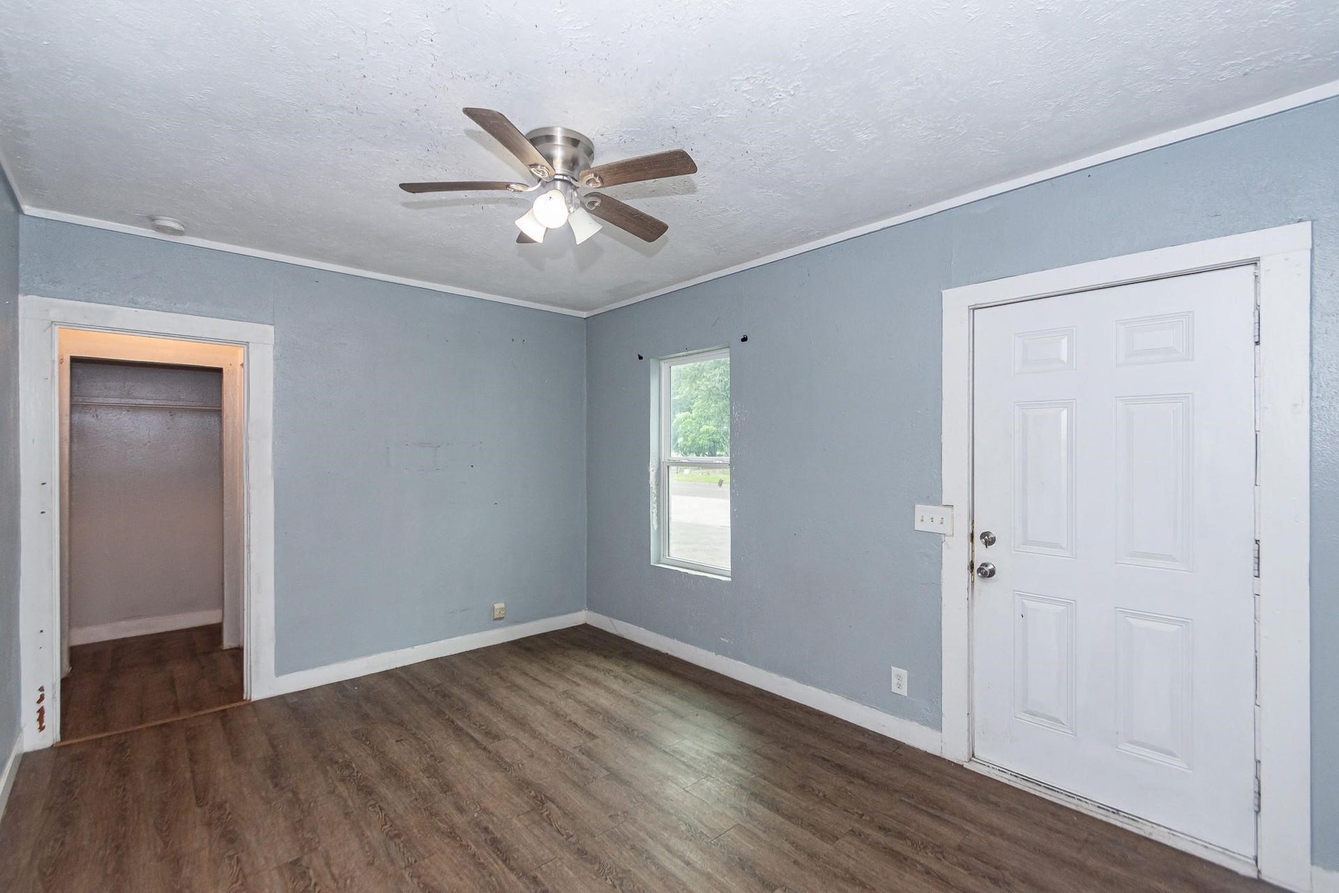 713 W Willis Street, Alvin, TX 77511 713 W Willis Street, Alvin, TX 77511