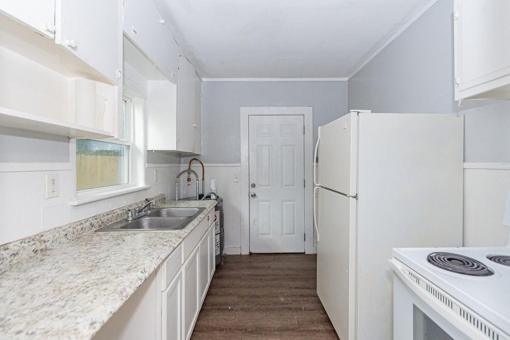 713 W Willis Street, Alvin, TX 77511 713 W Willis Street, Alvin, TX 77511