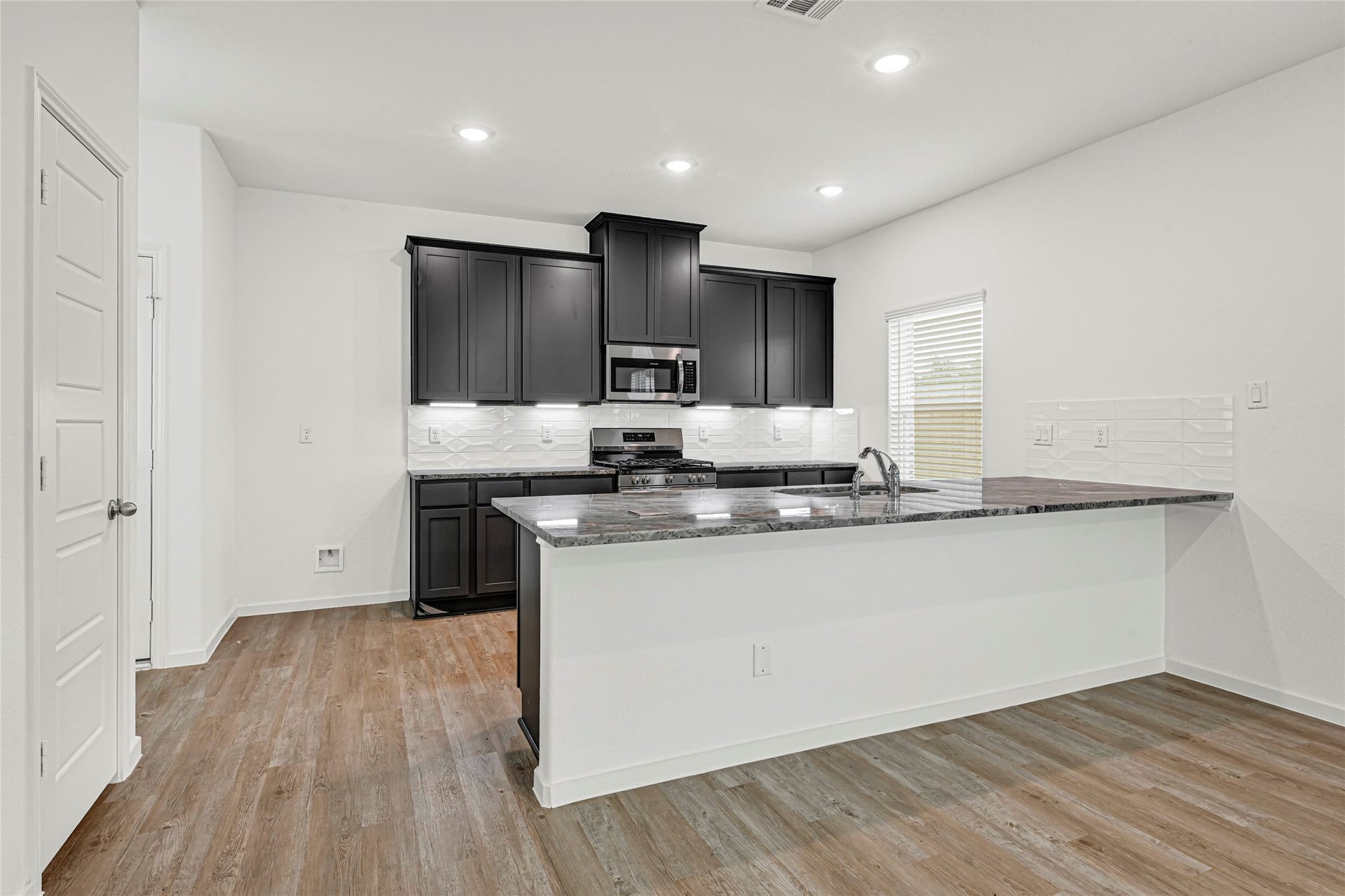 2106 Rosillo Brook Drive, Baytown, TX 77521
